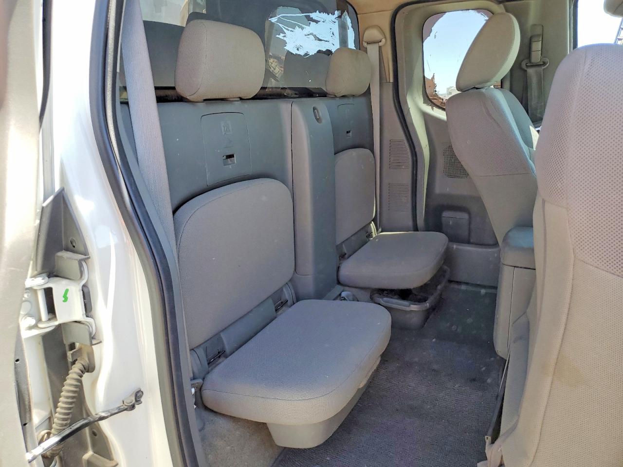 2015 Nissan Frontier S White vin: 1N6BD0CT3FN742730