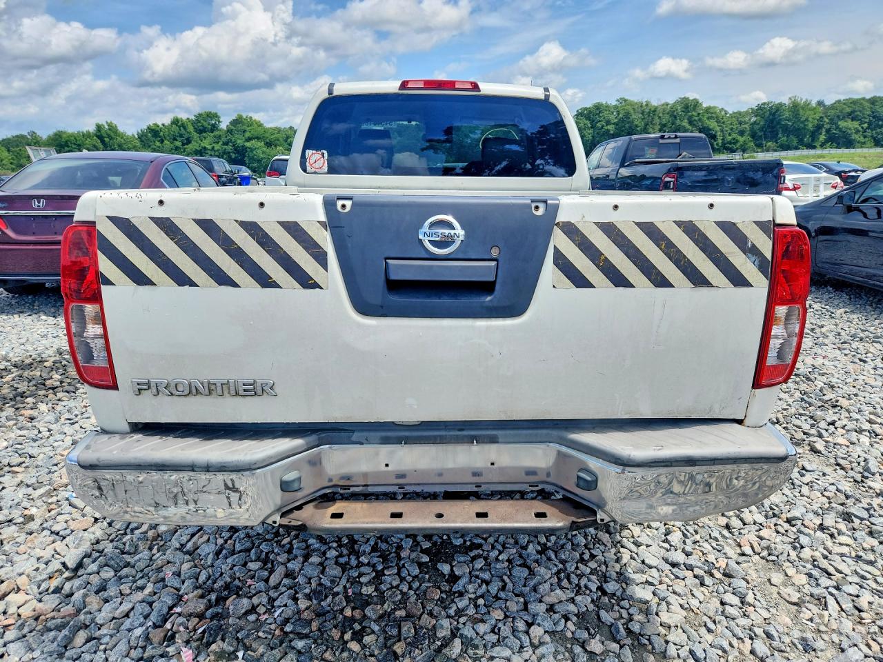 2015 Nissan Frontier S White vin: 1N6BD0CT3FN749872