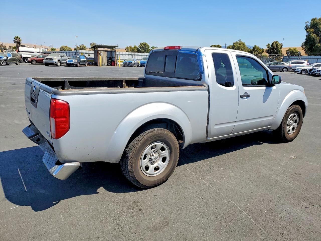 2010 Nissan Frontier Xe Silver vin: 1N6BD0CT4AC409523