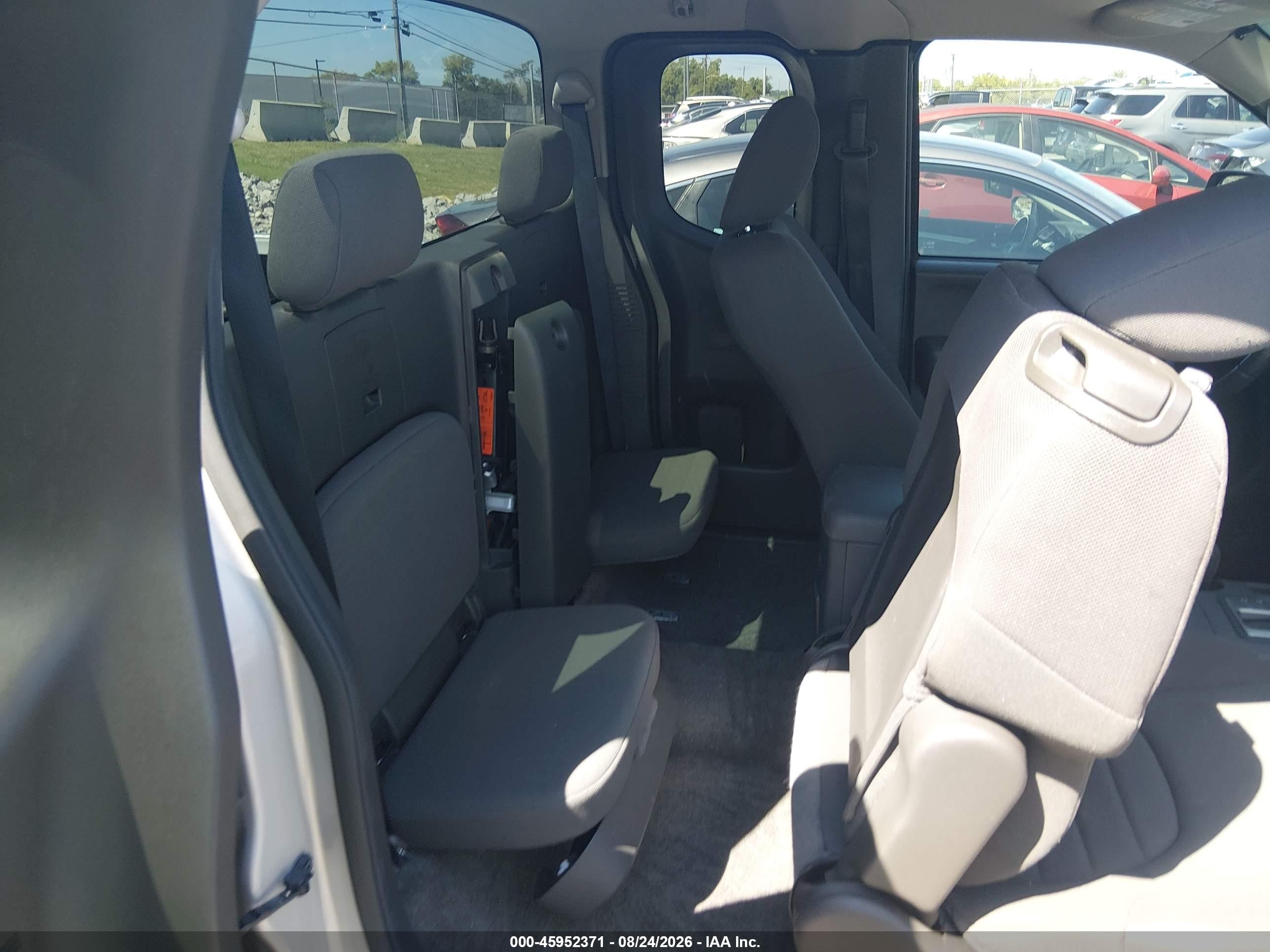 2014 Nissan Frontier S Silver vin: 1N6BD0CT4EN710254