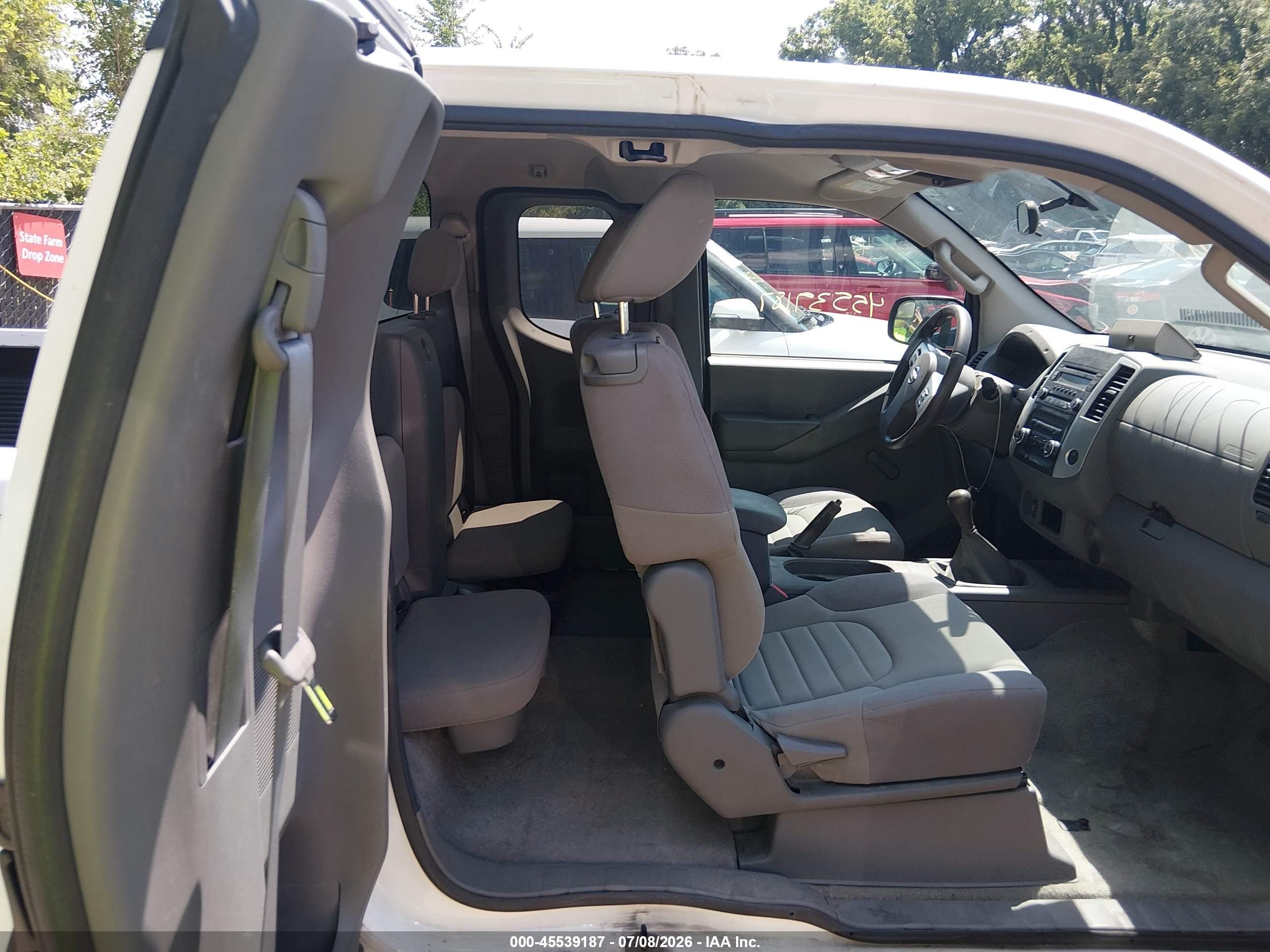 2014 Nissan Frontier S White vin: 1N6BD0CT4EN727393