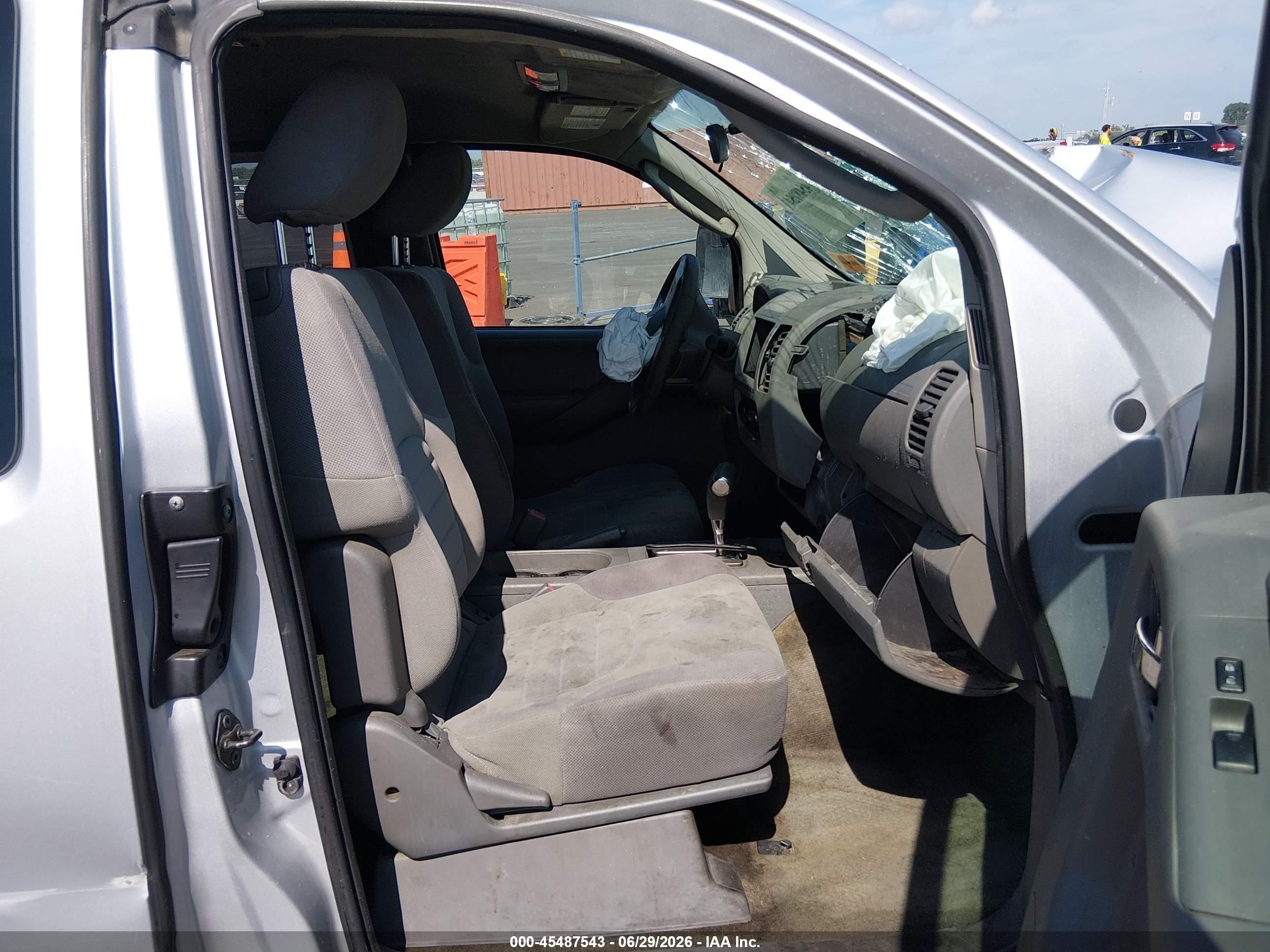 2010 Nissan Frontier Se-i4 Silver vin: 1N6BD0CT5AC424323