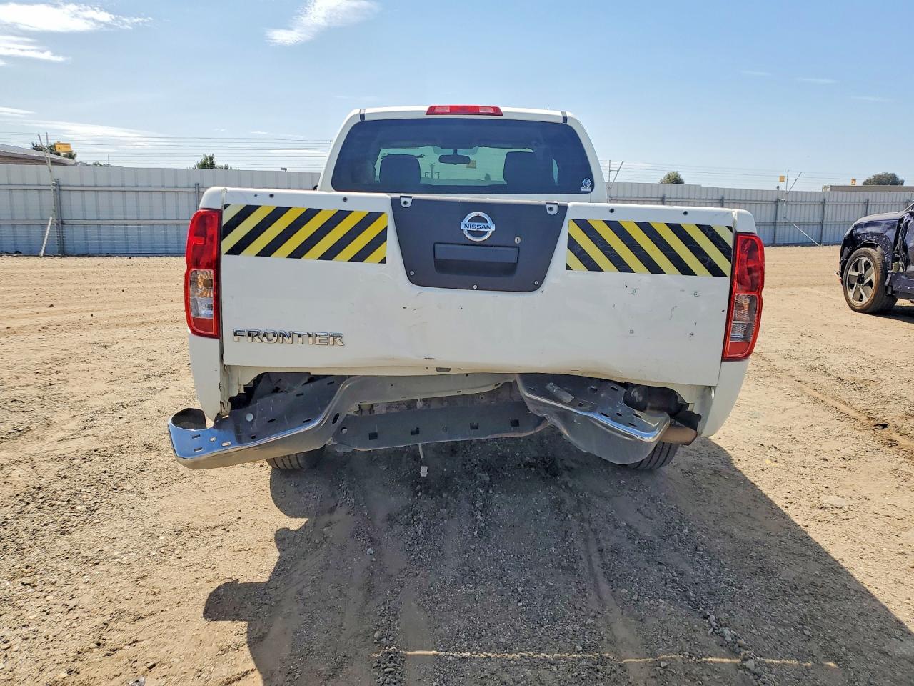 2015 Nissan Frontier S White vin: 1N6BD0CT5FN753860