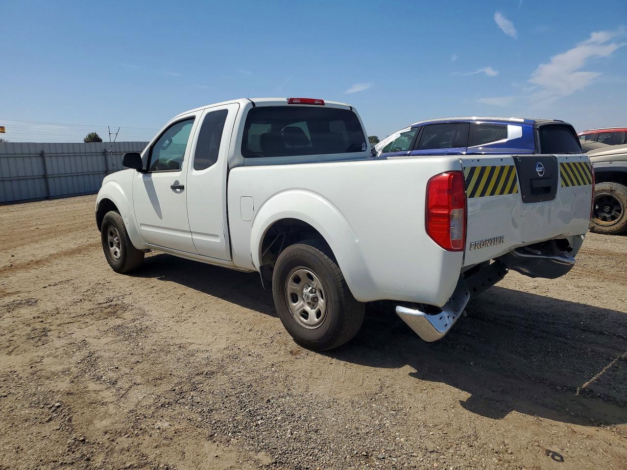 2015 Nissan Frontier S White vin: 1N6BD0CT5FN753860