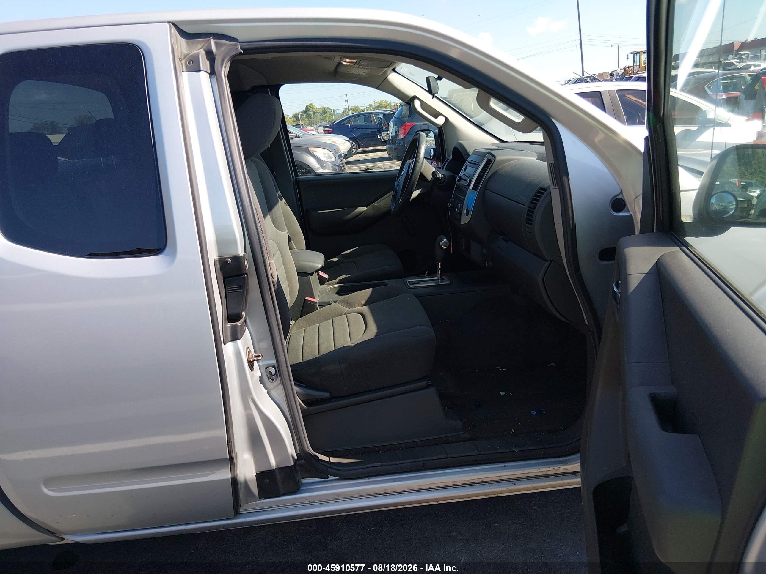 2014 Nissan Frontier S Серебряный vin: 1N6BD0CT6EN720655