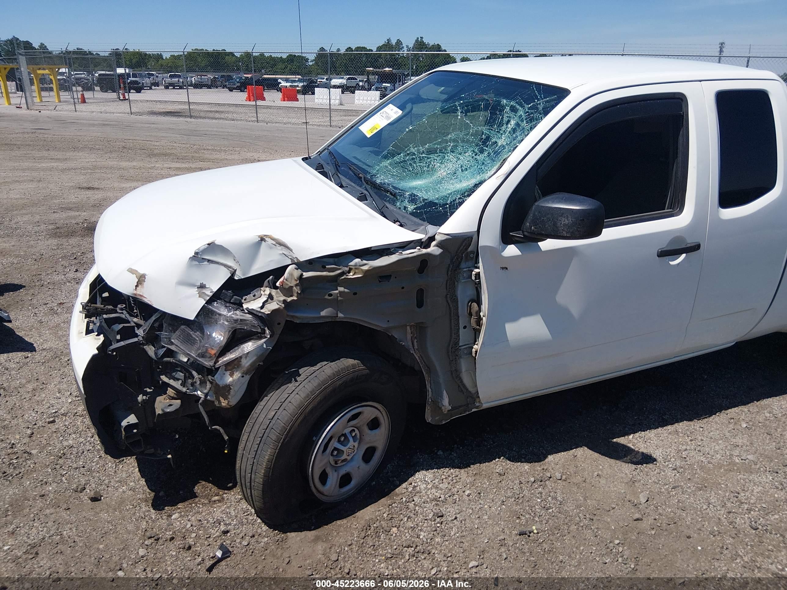 2014 Nissan Frontier S/sv-i4 White vin: 1N6BD0CT7EN768374