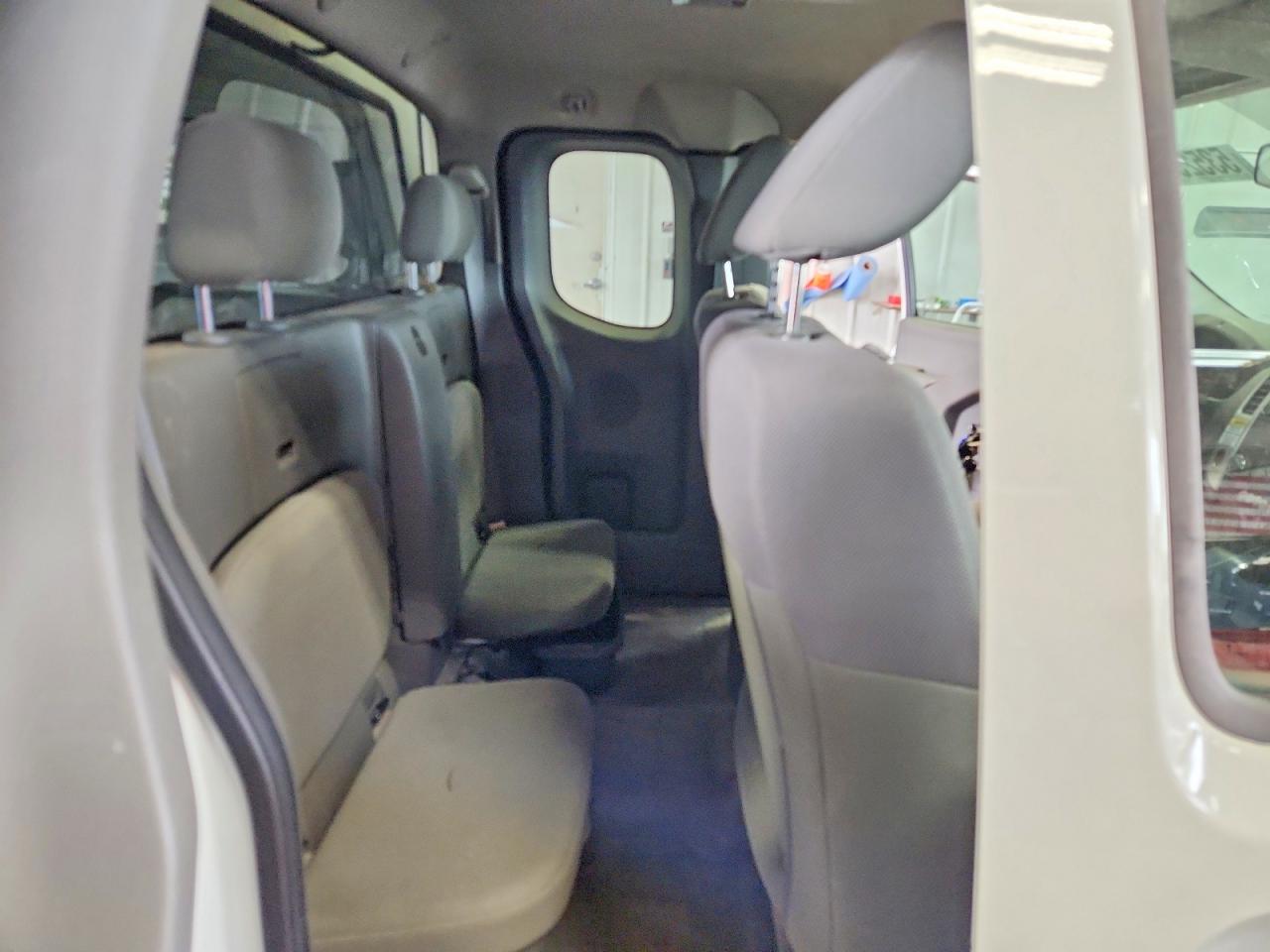 2015 Nissan Frontier White vin: 1N6BD0CT7FN719970