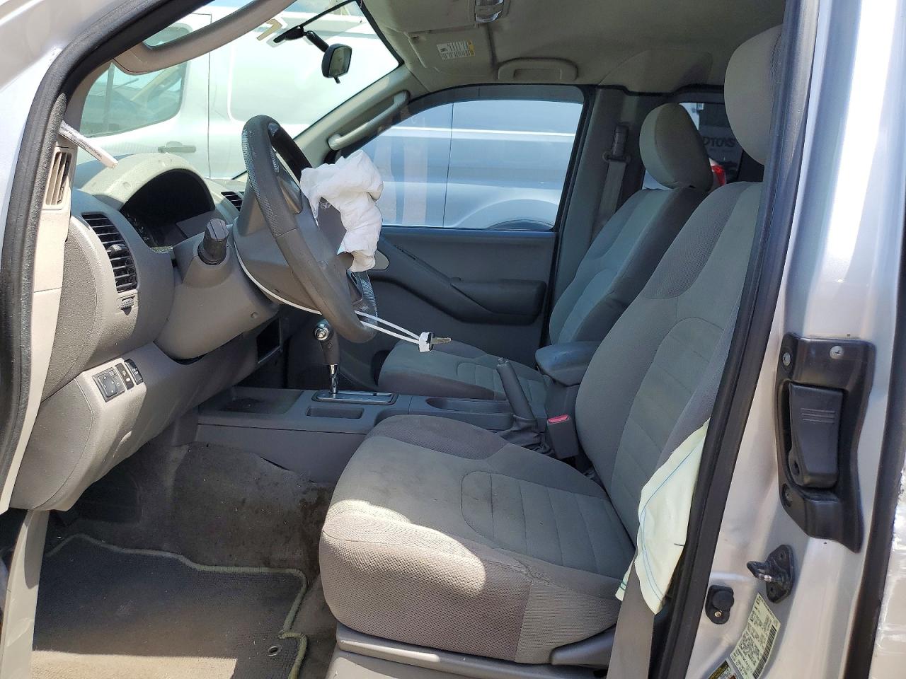 2010 Nissan Frontier Xe Silver vin: 1N6BD0CT8AC443772