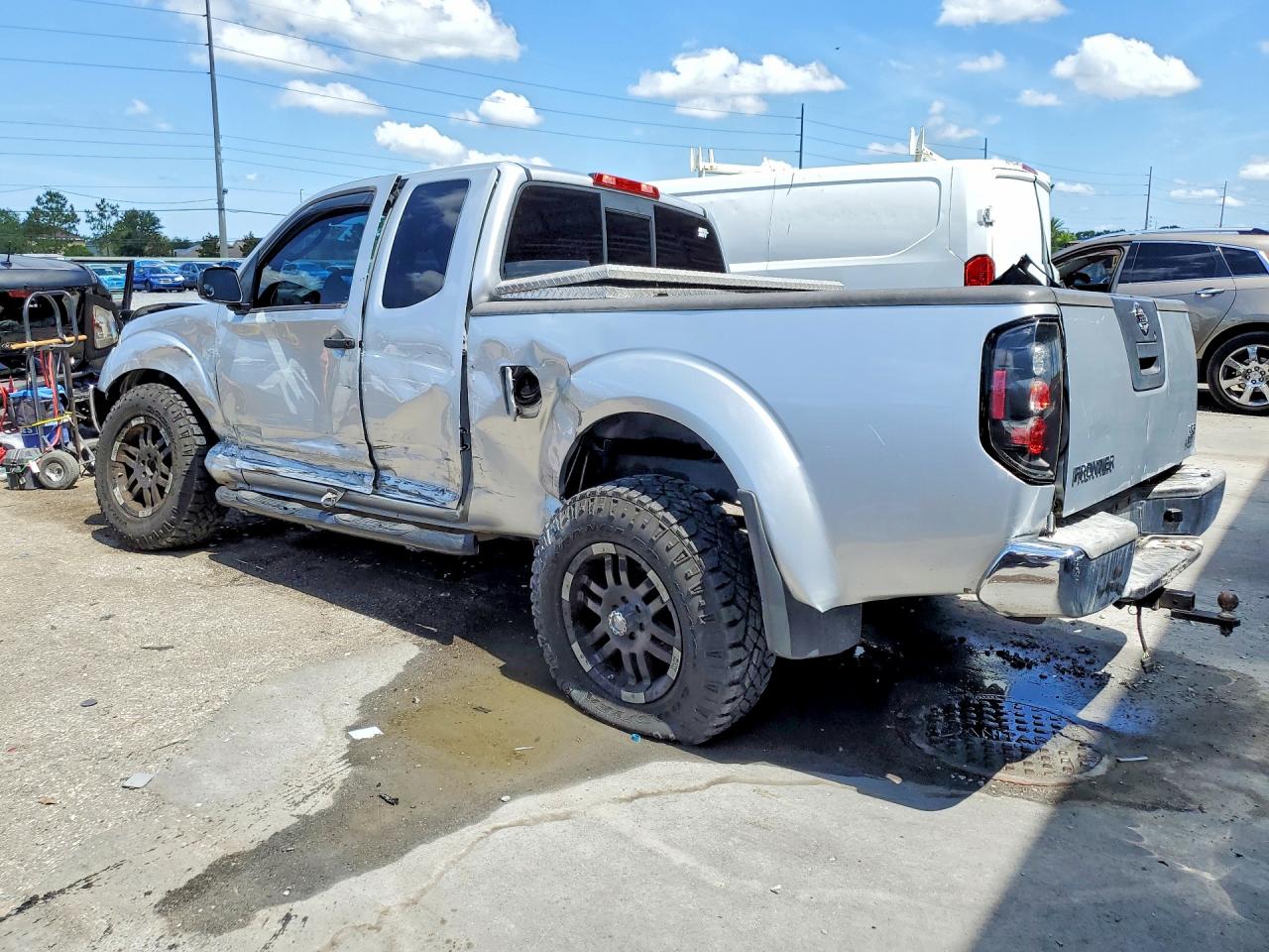 2010 Nissan Frontier Xe Silver vin: 1N6BD0CT8AC443772