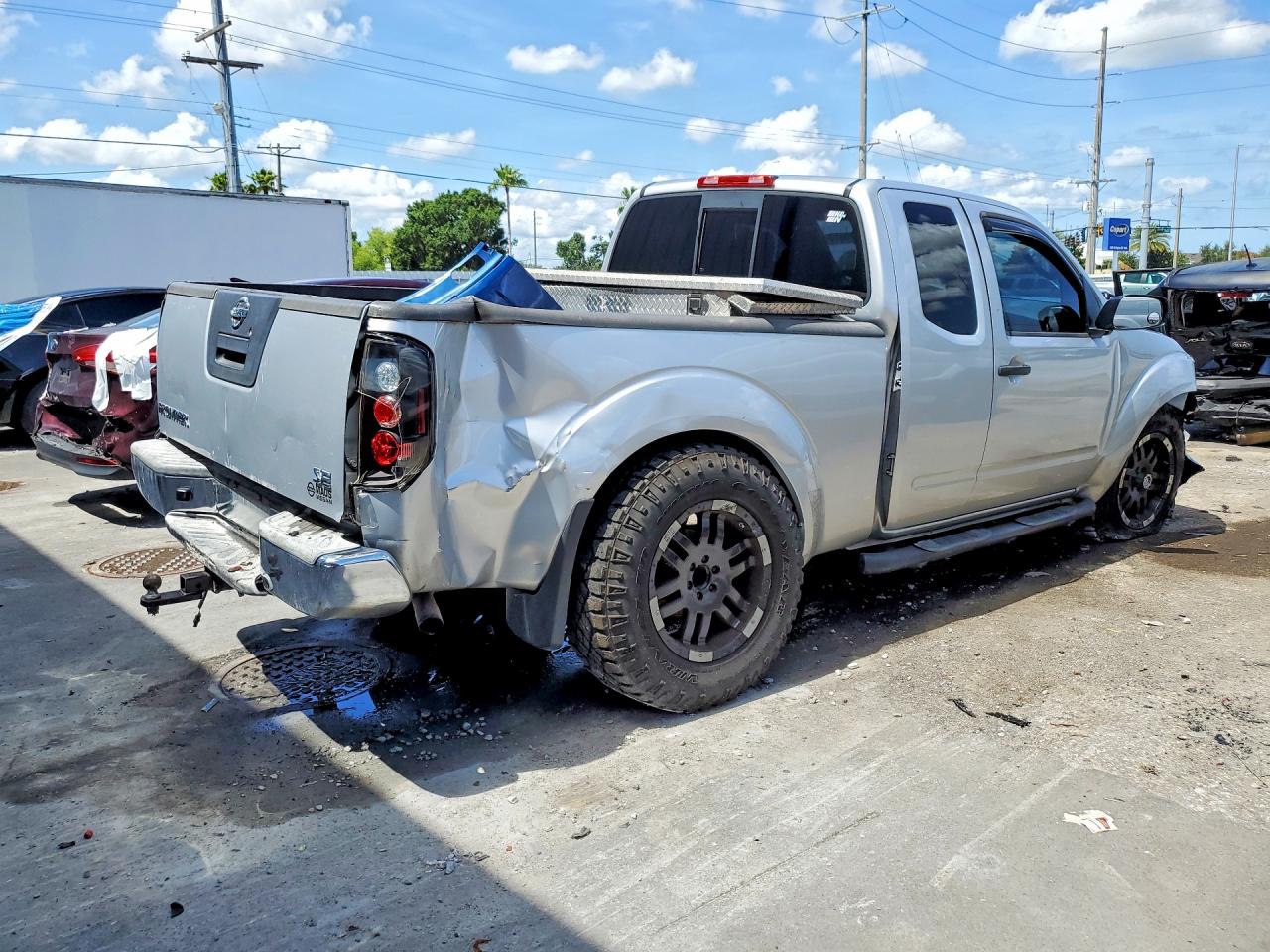 2010 Nissan Frontier Xe Silver vin: 1N6BD0CT8AC443772