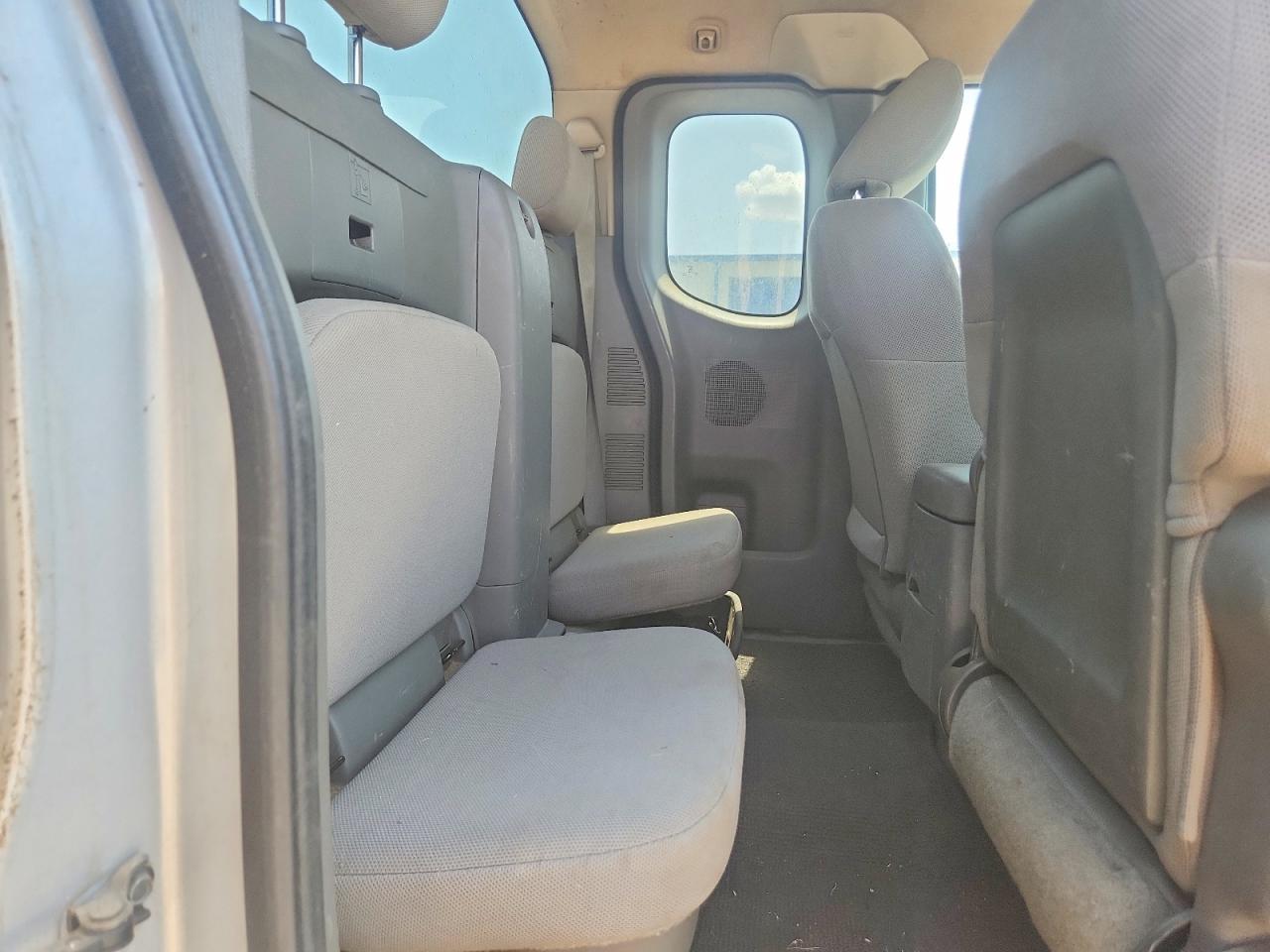 2011 Nissan Frontier S Silver vin: 1N6BD0CT8BC434393