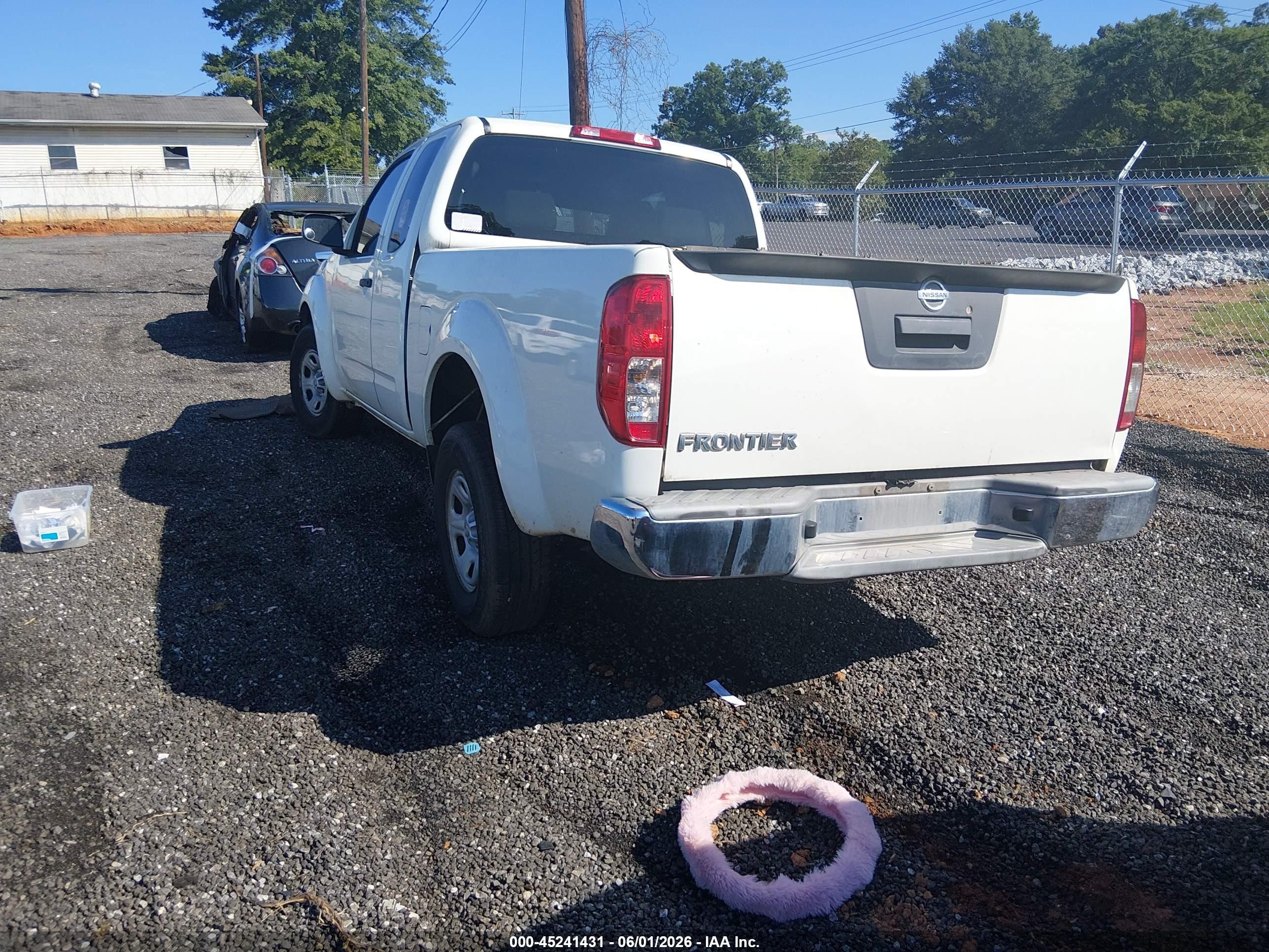 2013 Nissan Frontier S White vin: 1N6BD0CT8DN748438
