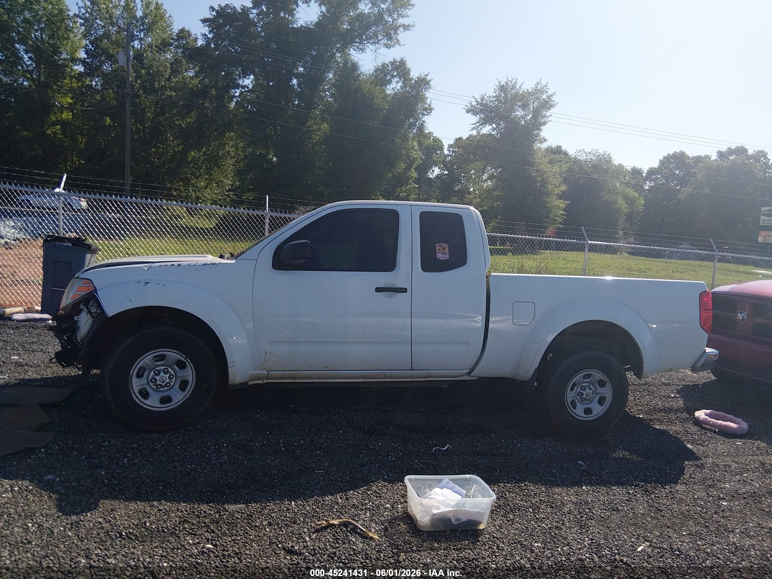 2013 Nissan Frontier S White vin: 1N6BD0CT8DN748438