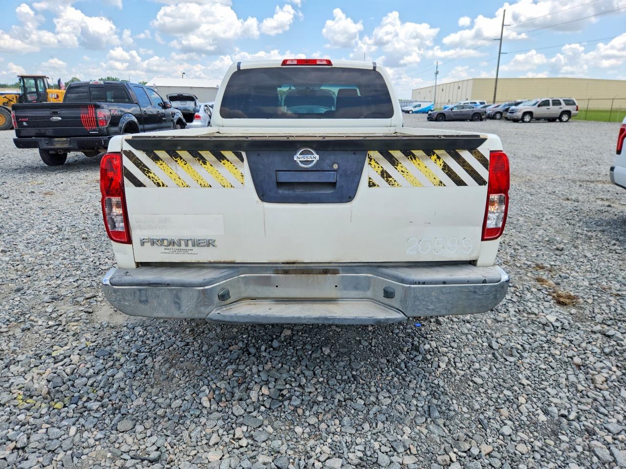 2015 Nissan Frontier S White vin: 1N6BD0CT8FN731108