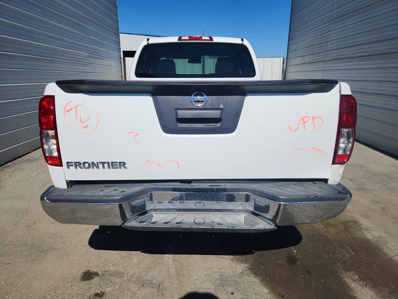 2015 Nissan Frontier S White vin: 1N6BD0CT8FN736681