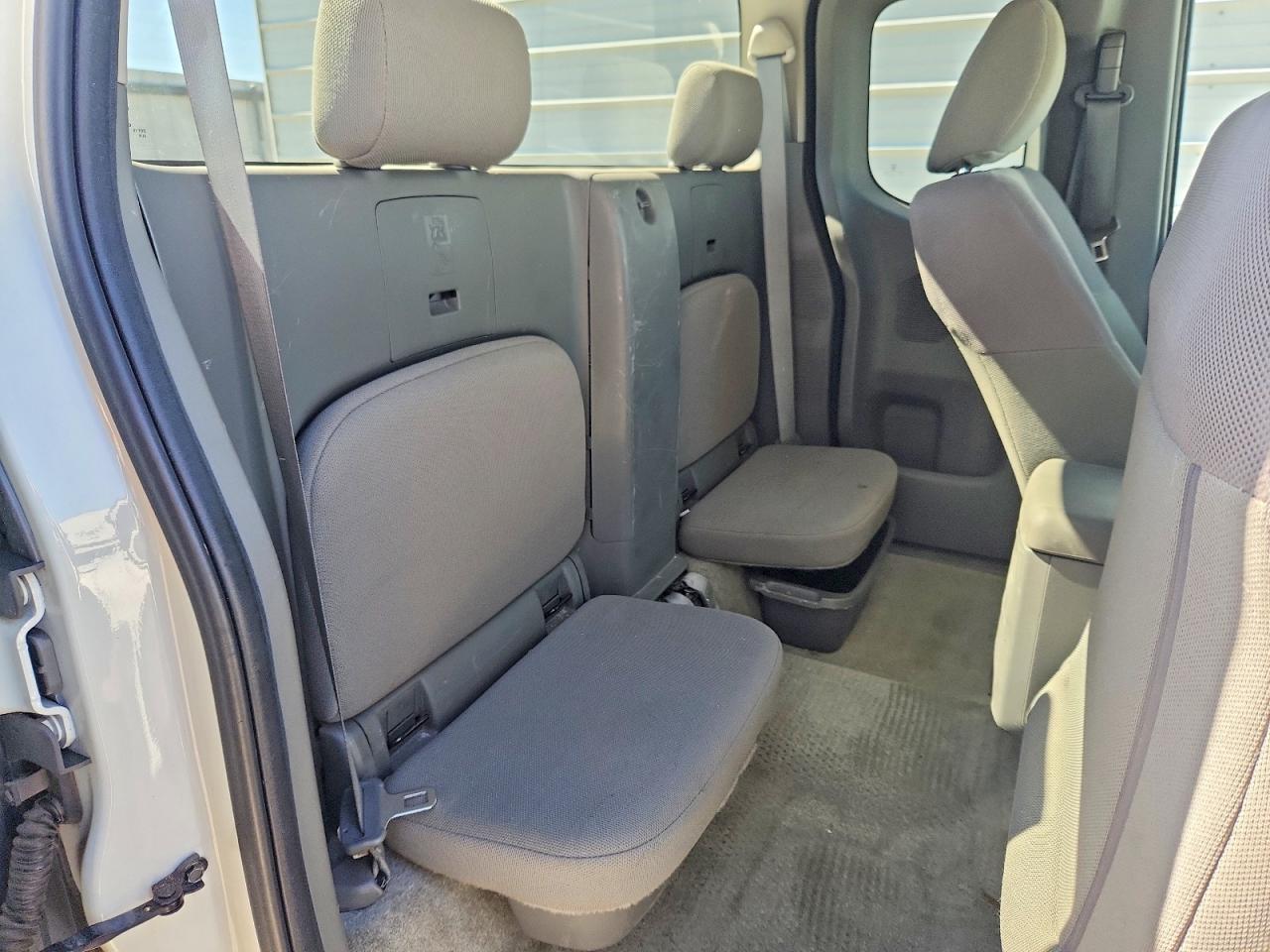 2015 Nissan Frontier S White vin: 1N6BD0CT8FN736681