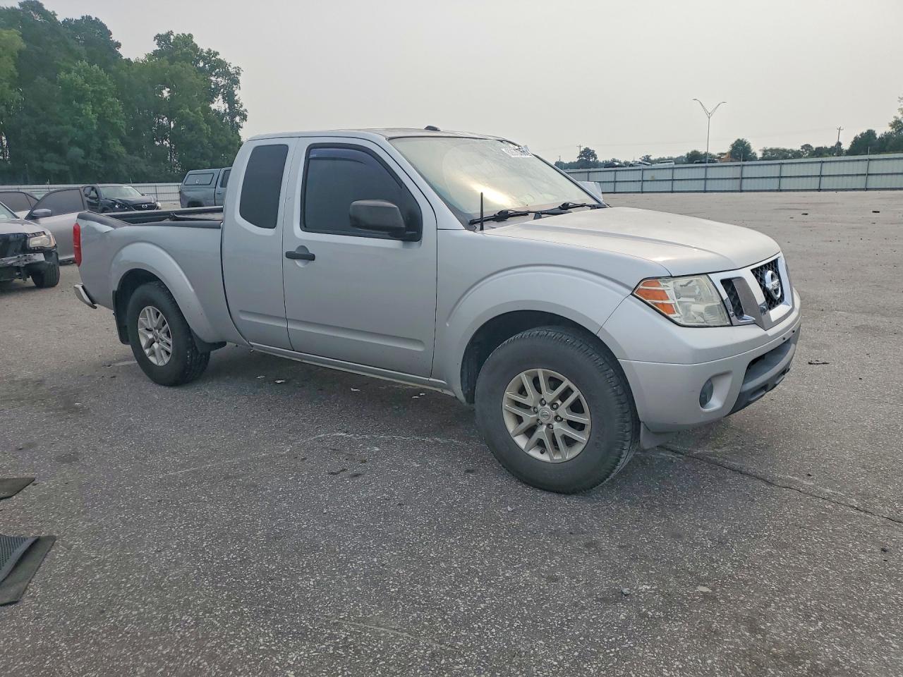 2015 Nissan Frontier Sv Серебряный vin: 1N6BD0CT8FN746210