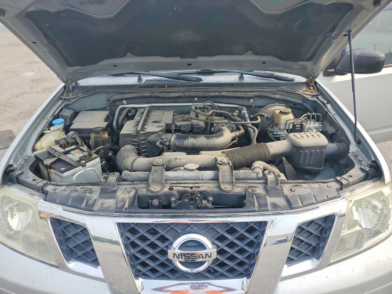 2015 Nissan Frontier Sv Серебряный vin: 1N6BD0CT8FN746210