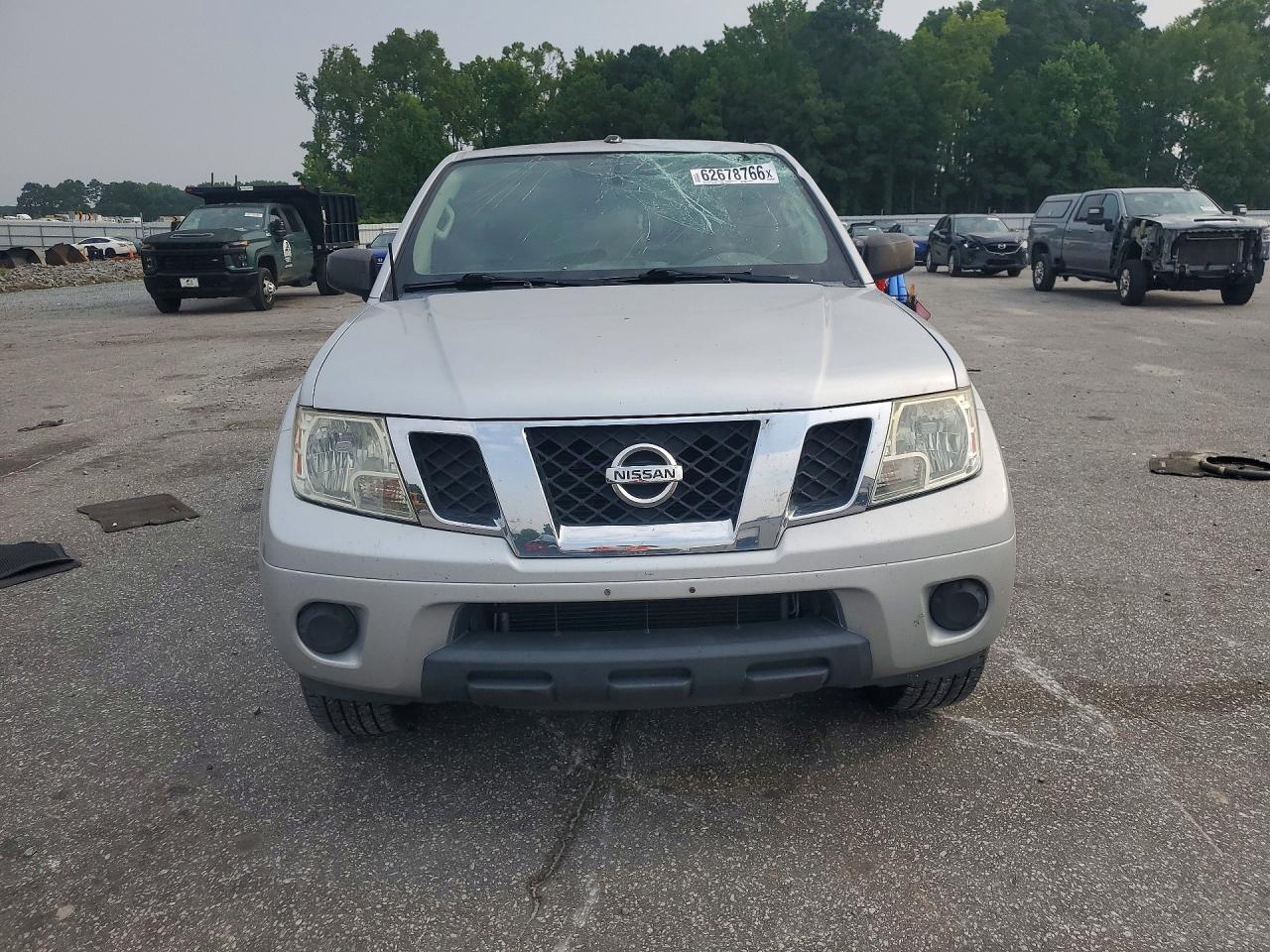 2015 Nissan Frontier Sv Серебряный vin: 1N6BD0CT8FN746210