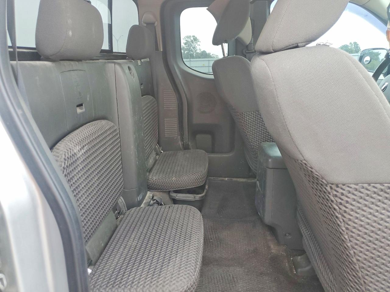 2015 Nissan Frontier Sv Серебряный vin: 1N6BD0CT8FN746210
