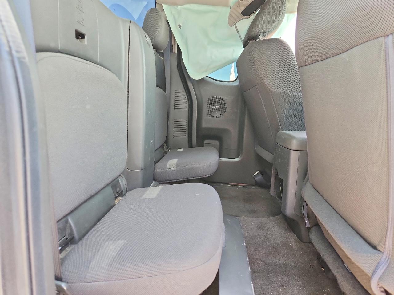 2015 Nissan Frontier S Silver vin: 1N6BD0CT8FN768918