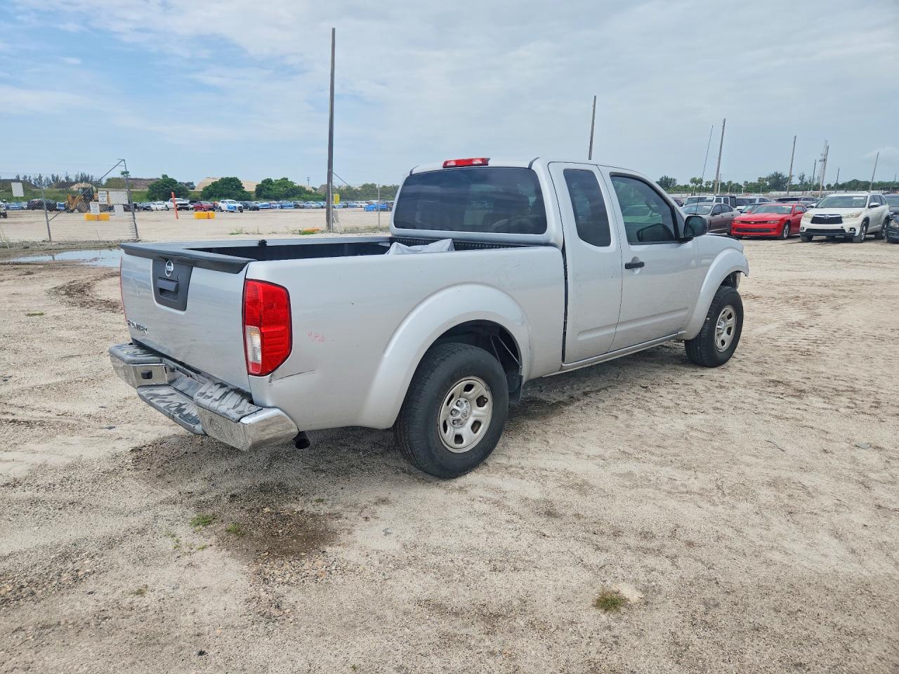 2015 Nissan Frontier S Silver vin: 1N6BD0CTXFN760397