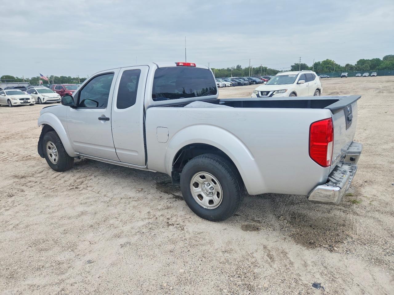 2015 Nissan Frontier S Silver vin: 1N6BD0CTXFN760397