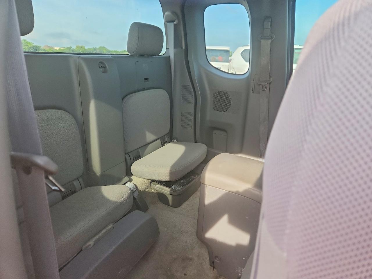 2015 Nissan Frontier S Silver vin: 1N6BD0CTXFN760397
