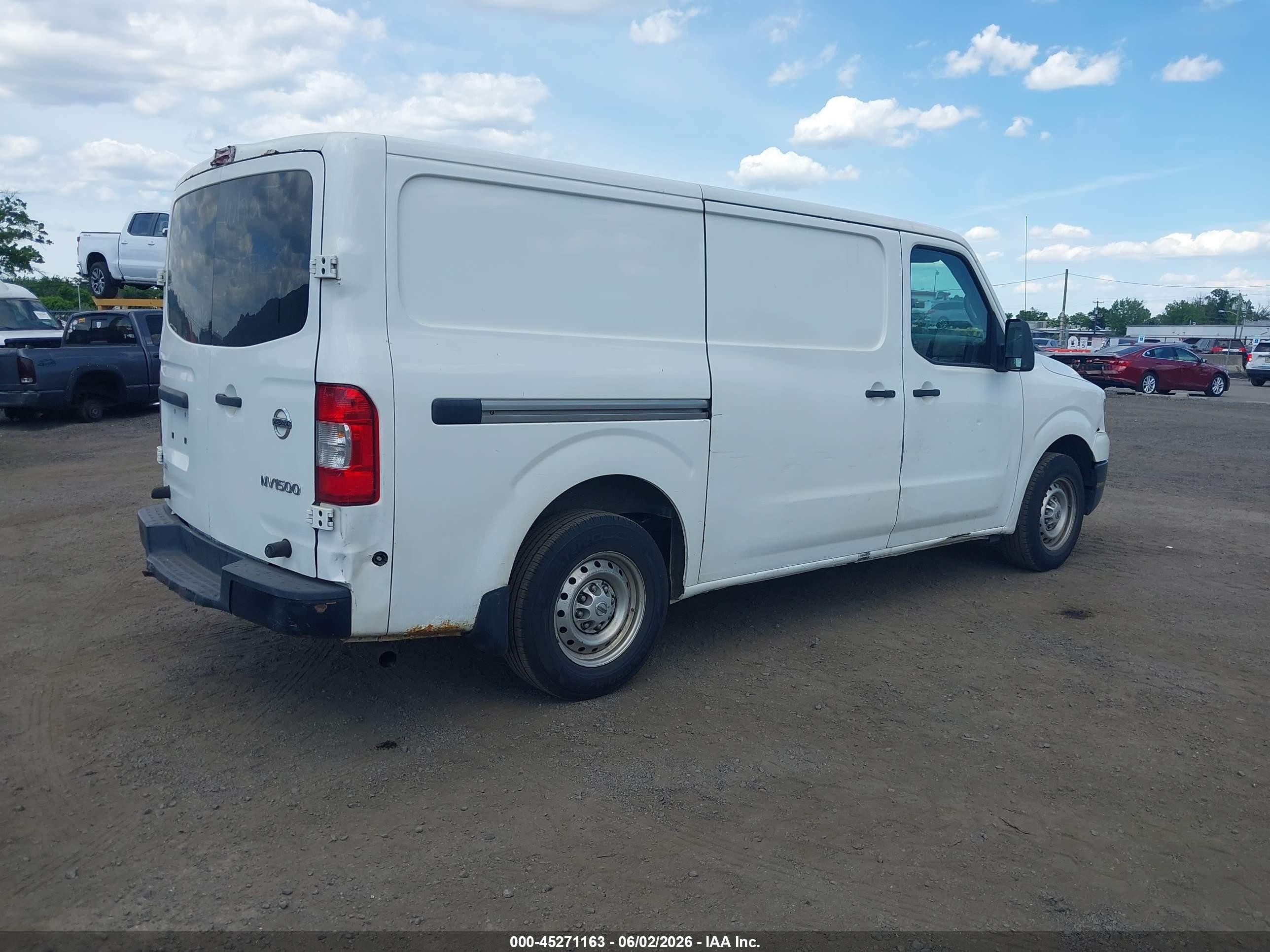 2013 Nissan Nv Cargo Nv1500 S V6 Белый vin: 1N6BF0KL2DN111296