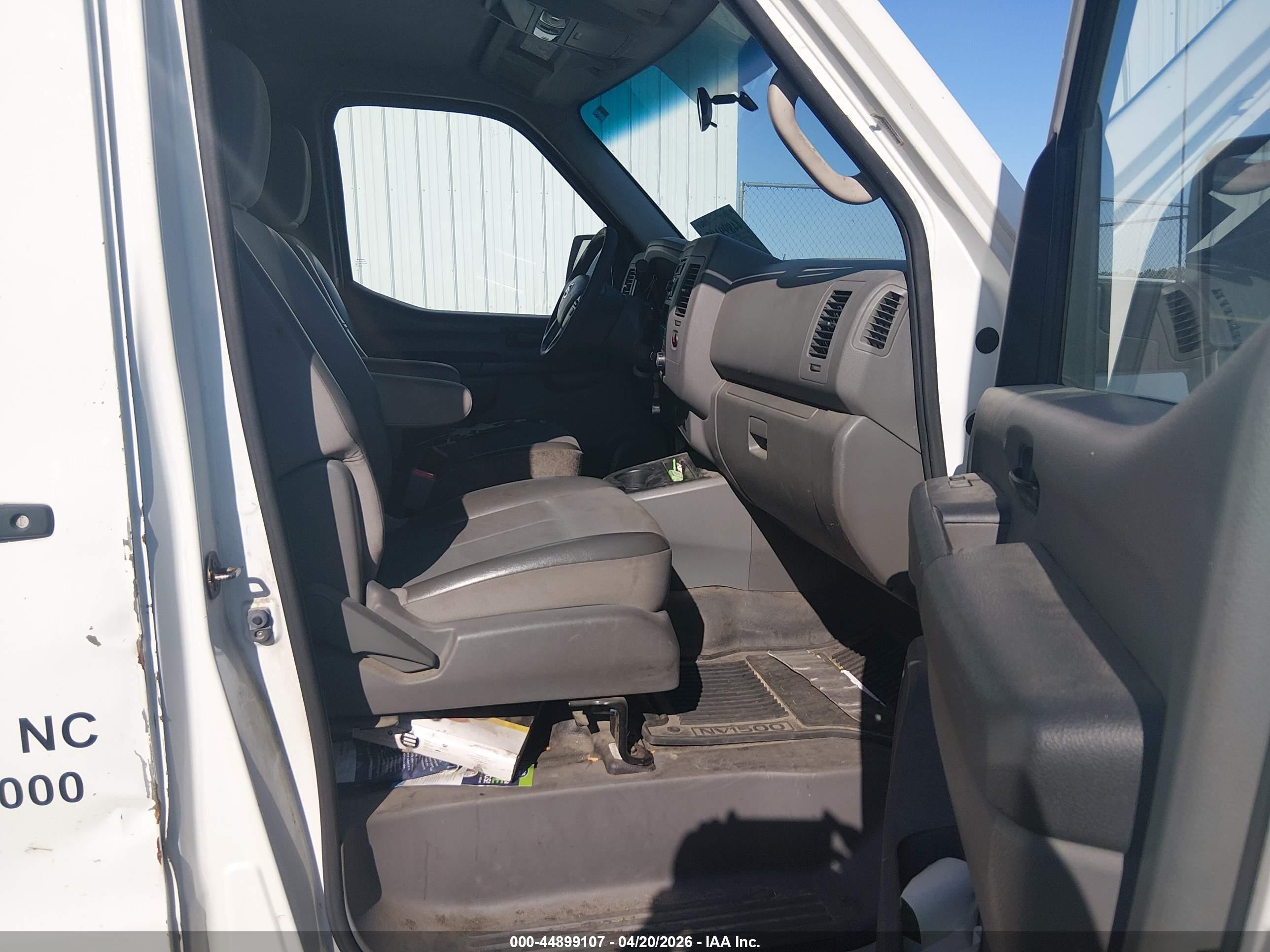 2014 Nissan Nv Cargo Nv1500 S V6 Белый vin: 1N6BF0KL9EN108624