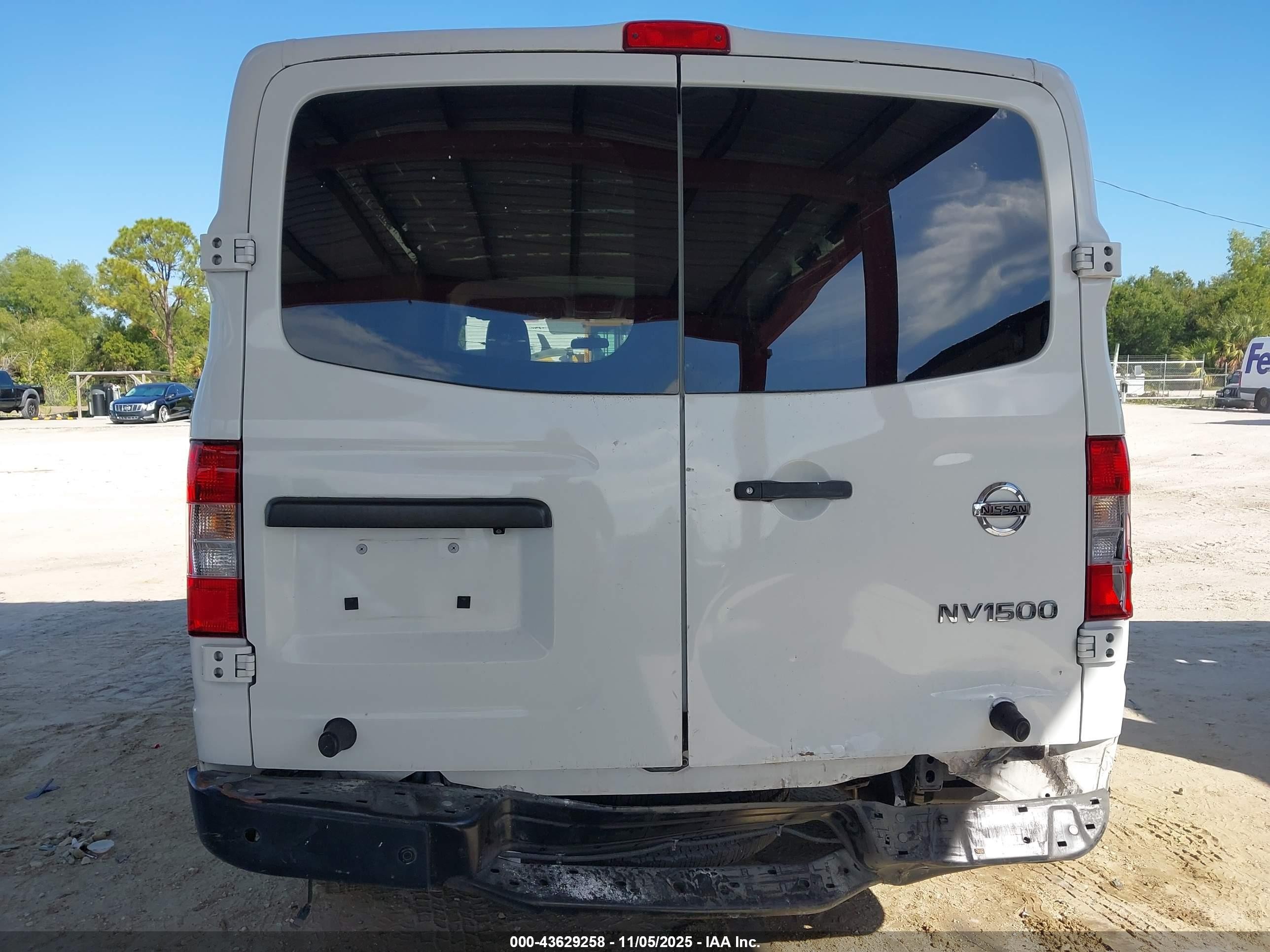 2018 Nissan Nv Cargo Nv1500 Sv V6 White vin: 1N6BF0KM9JN809974