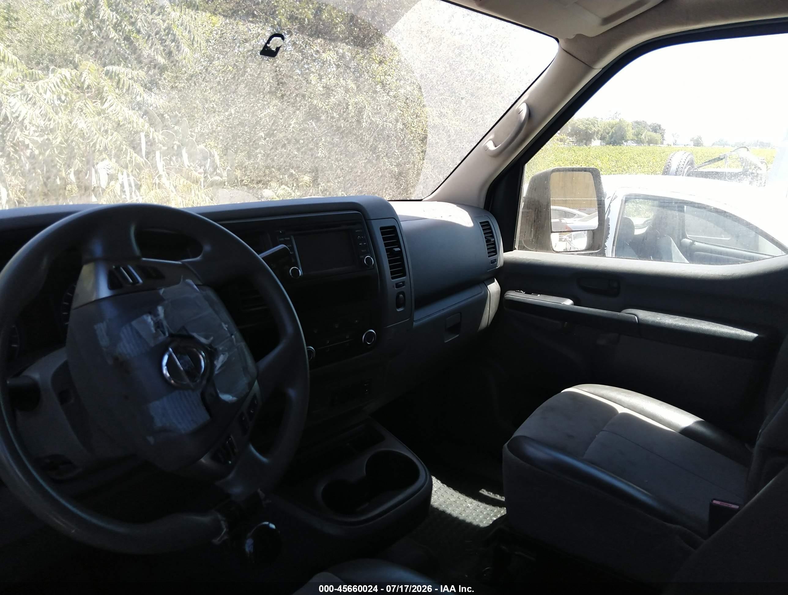 2018 Nissan Nv Cargo Nv1500 Sv V6 White vin: 1N6BF0KMXJN818635