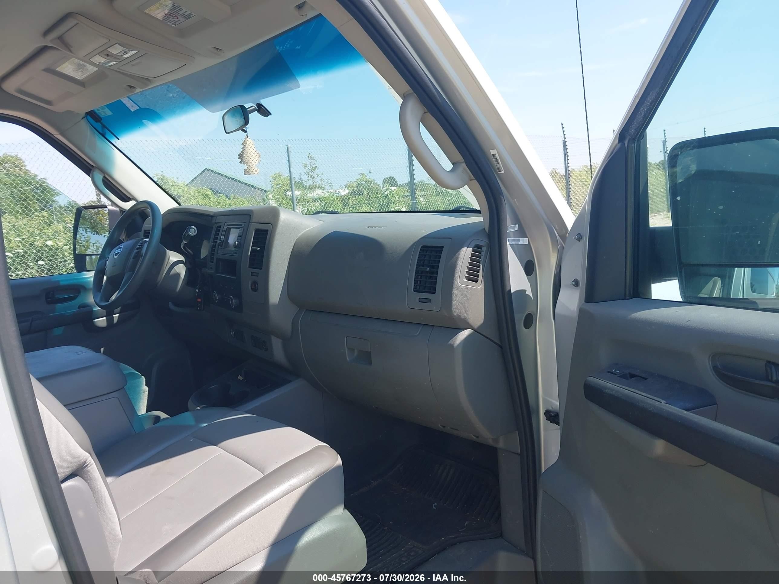 2013 Nissan Nv Cargo Nv2500 Hd Sv V6 Silver vin: 1N6BF0KY6DN105092