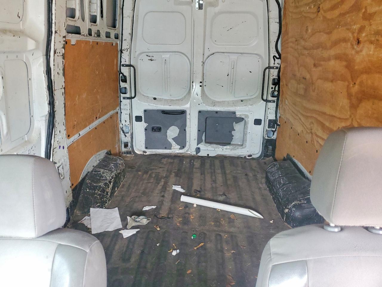 2015 Nissan Nv 2500 White vin: 1N6BF0LY1FN807466