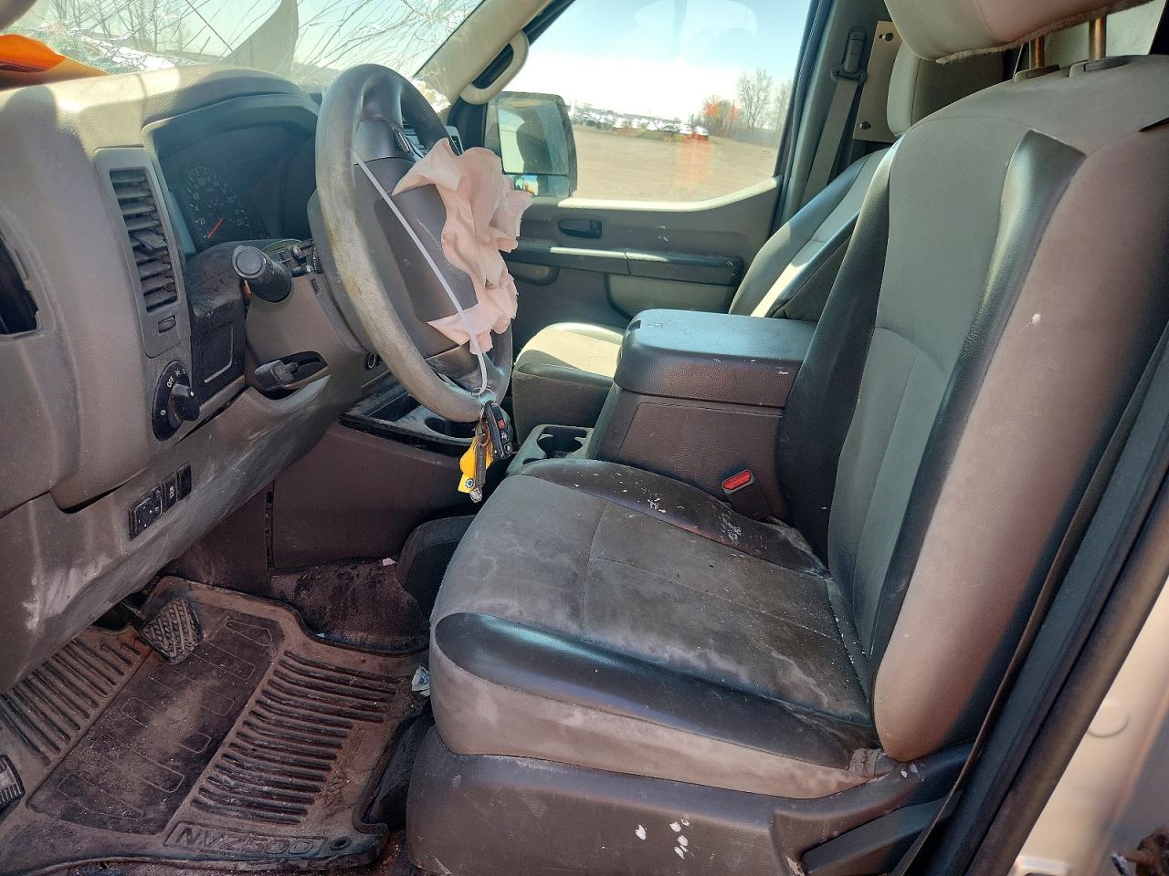 2015 Nissan Nv 2500 Серый vin: 1N6BF0LY5FN803078