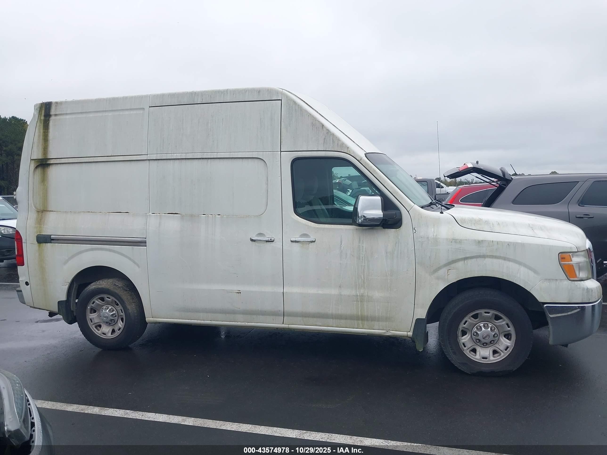 2012 Nissan Nv 2500 Nv2500 Hd Sv V6 Белый vin: 1N6BF0LYXCN108185