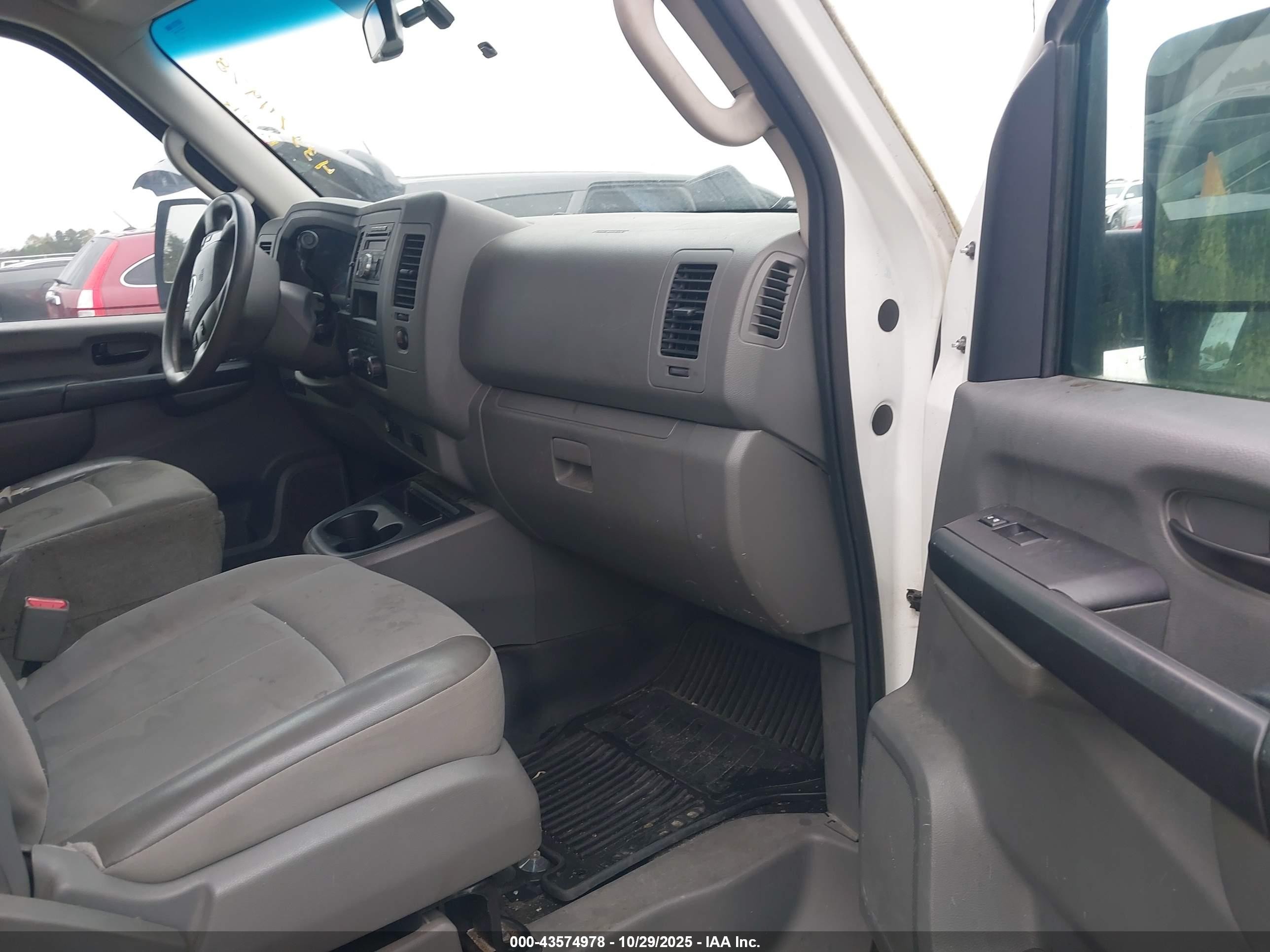 2012 Nissan Nv 2500 Nv2500 Hd Sv V6 Белый vin: 1N6BF0LYXCN108185