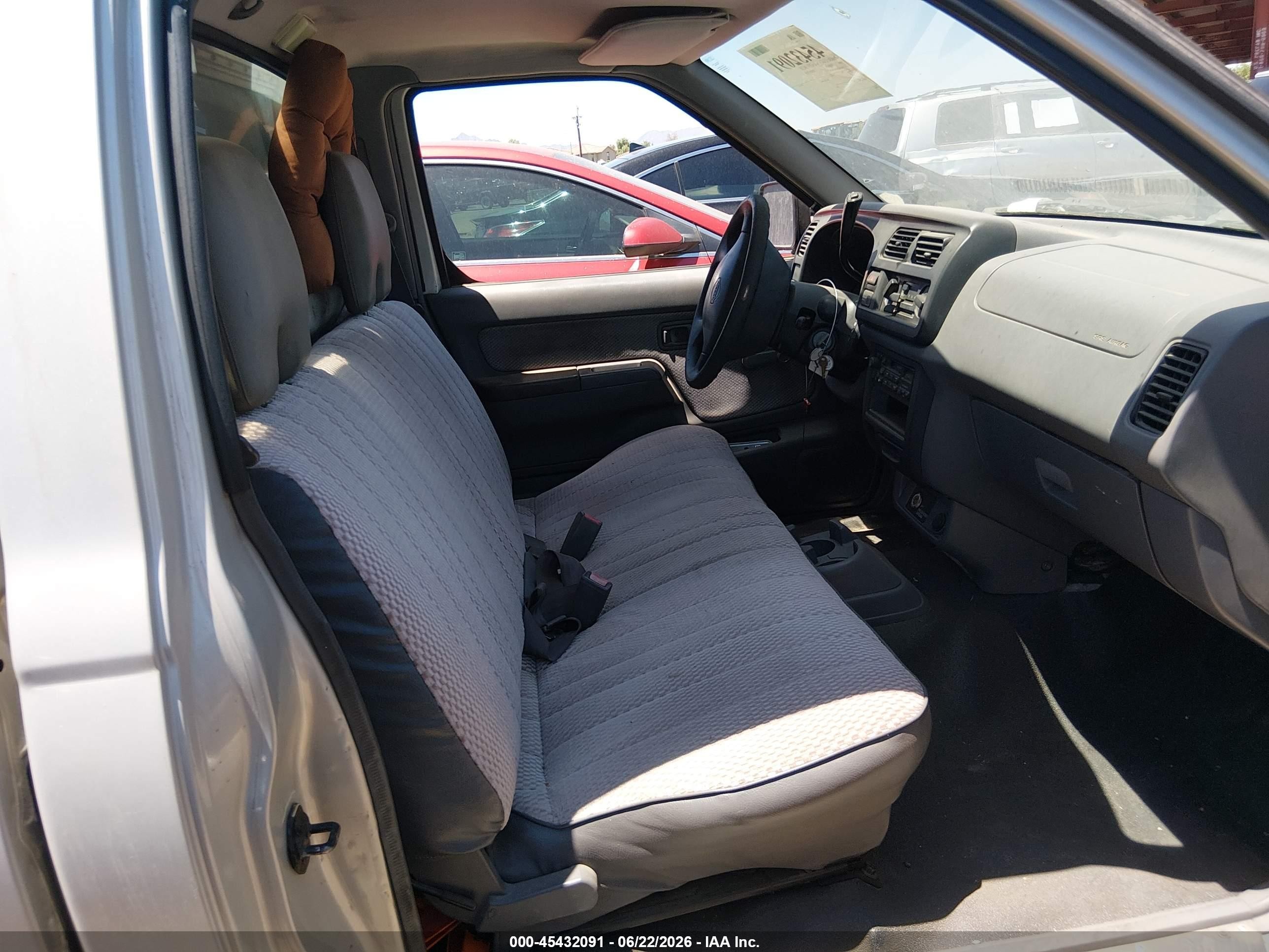 1999 Nissan Frontier Xe Silver vin: 1N6DD21S2XC330570