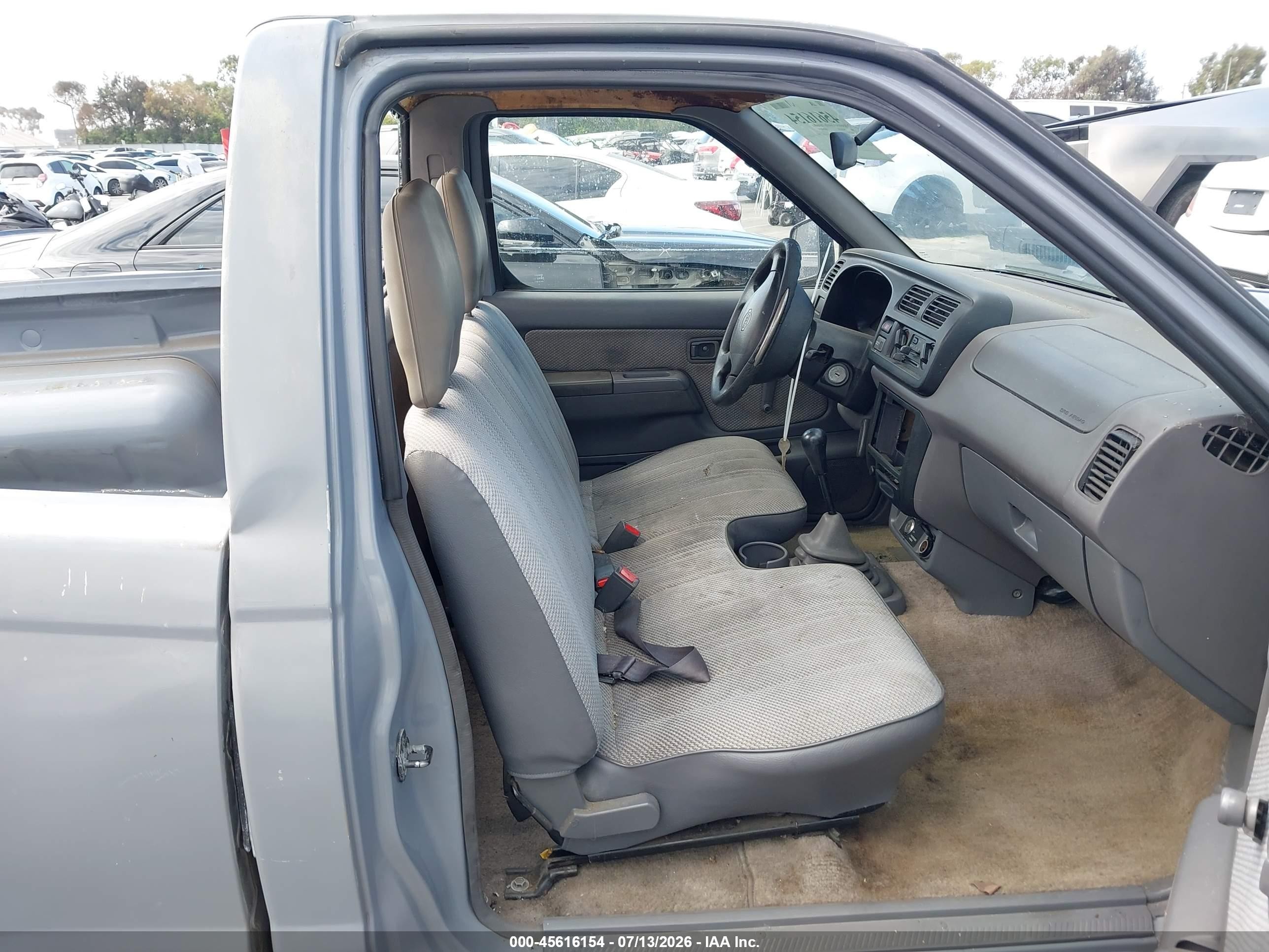 2000 Nissan Frontier Xe Gray vin: 1N6DD21S2YC335446