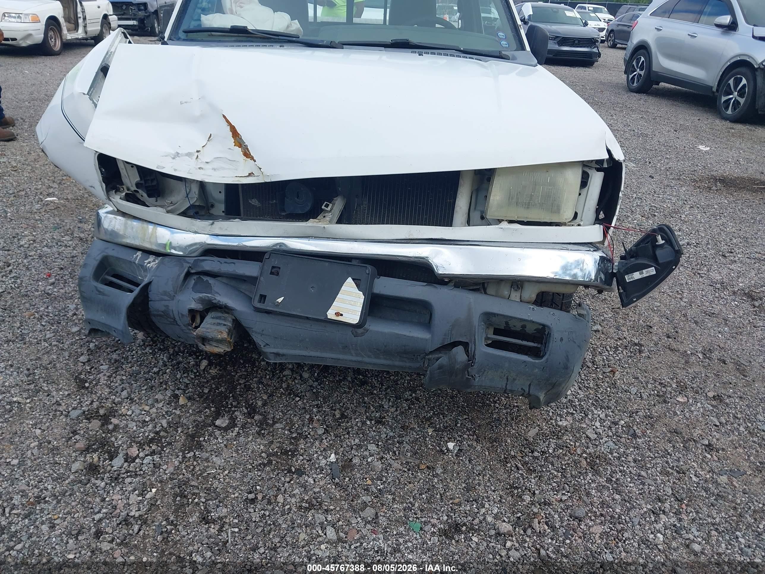 1998 Nissan Frontier Standard/xe White vin: 1N6DD21S4WC344338