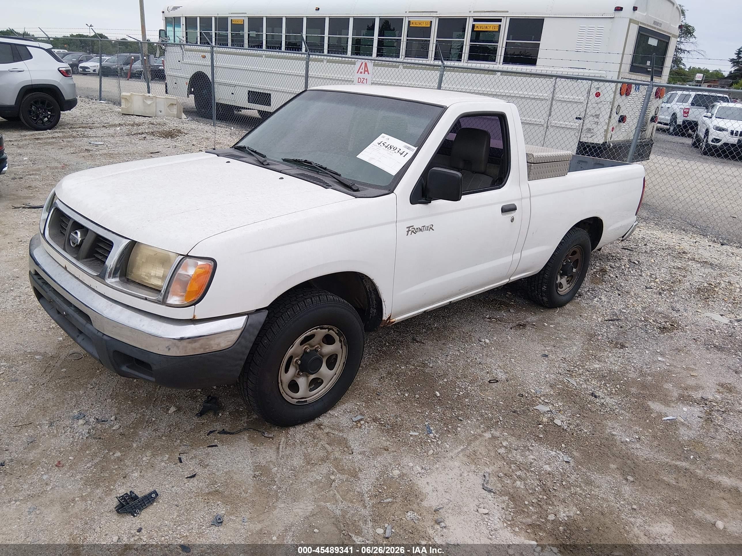 1998 Nissan Frontier Standard/xe White vin: 1N6DD21S4WC386993
