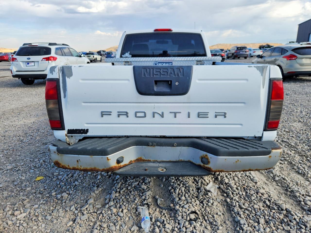 2001 Nissan Frontier Xe White vin: 1N6DD21S51C363585