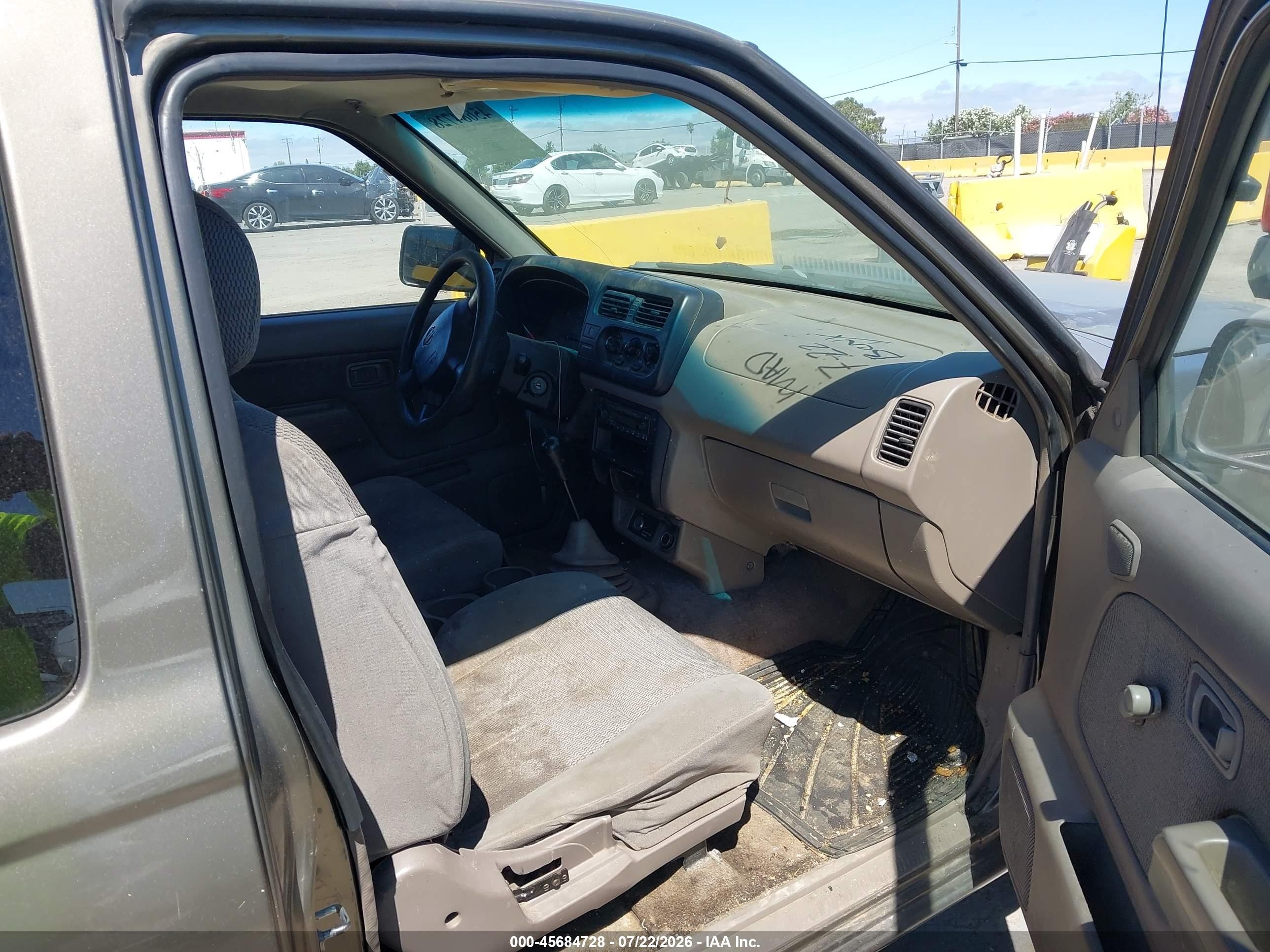 2001 Nissan Frontier Xe Gold vin: 1N6DD26S01C350087