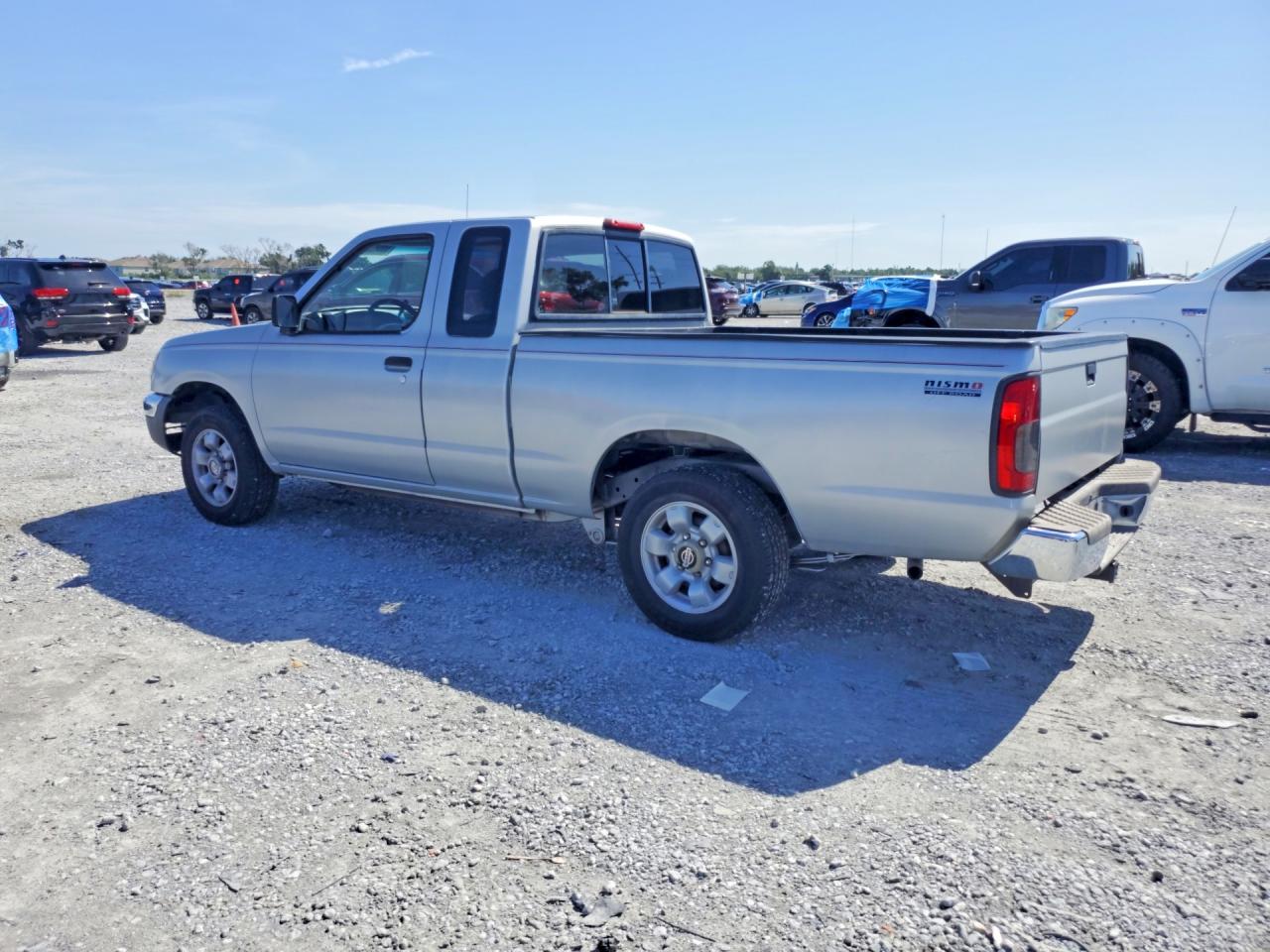 1999 Nissan Frontier Xe Silver vin: 1N6DD26S0XC301609