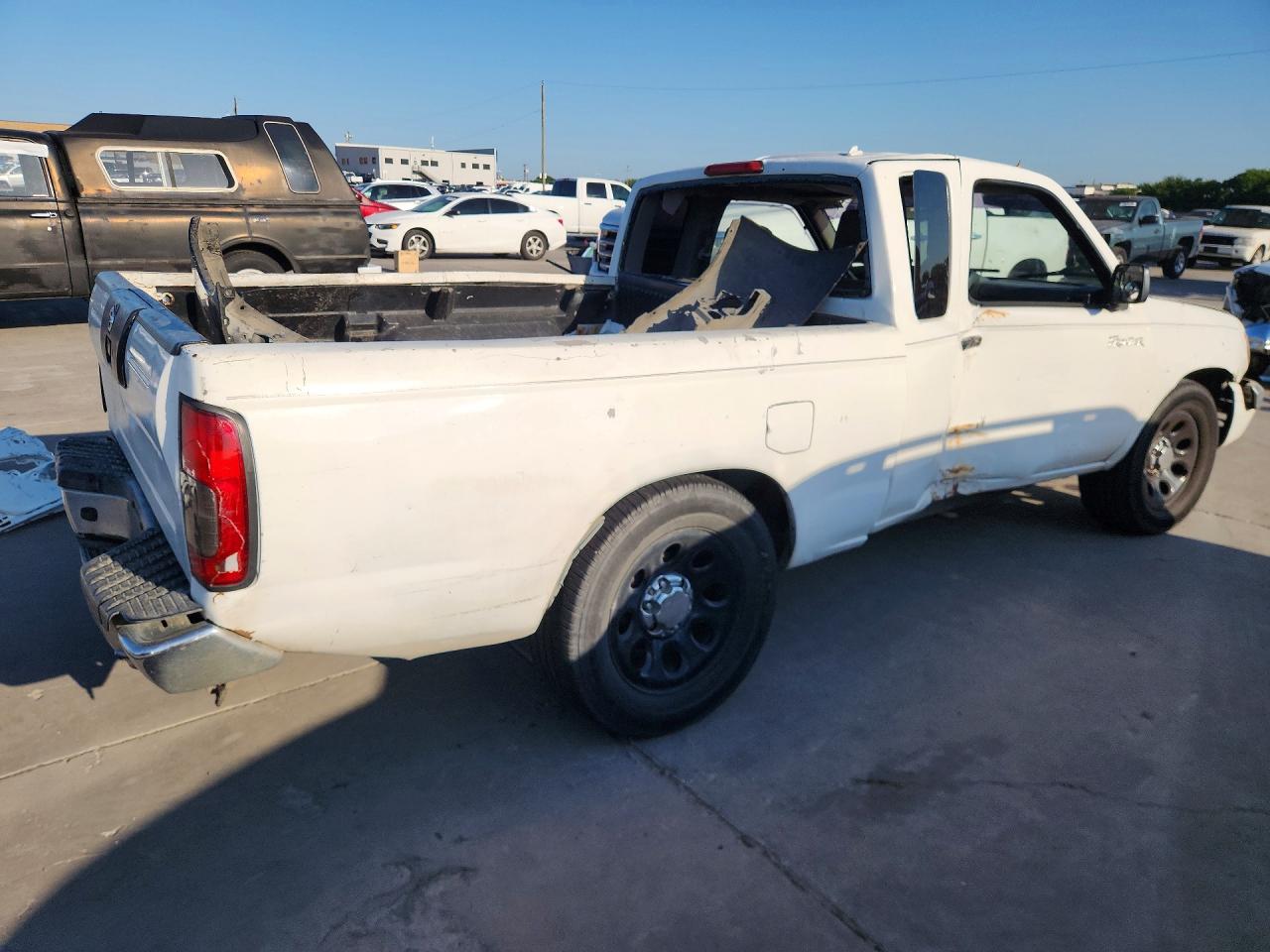 2000 Nissan Frontier White vin: 1N6DD26S0YC405843