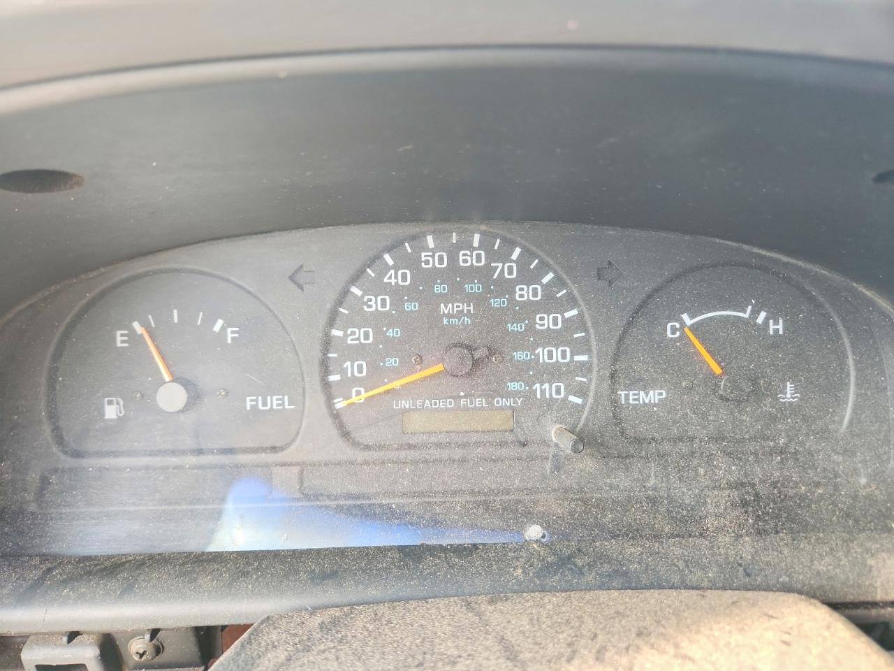 1998 Nissan Frontier Xe White vin: 1N6DD26S1WC381386
