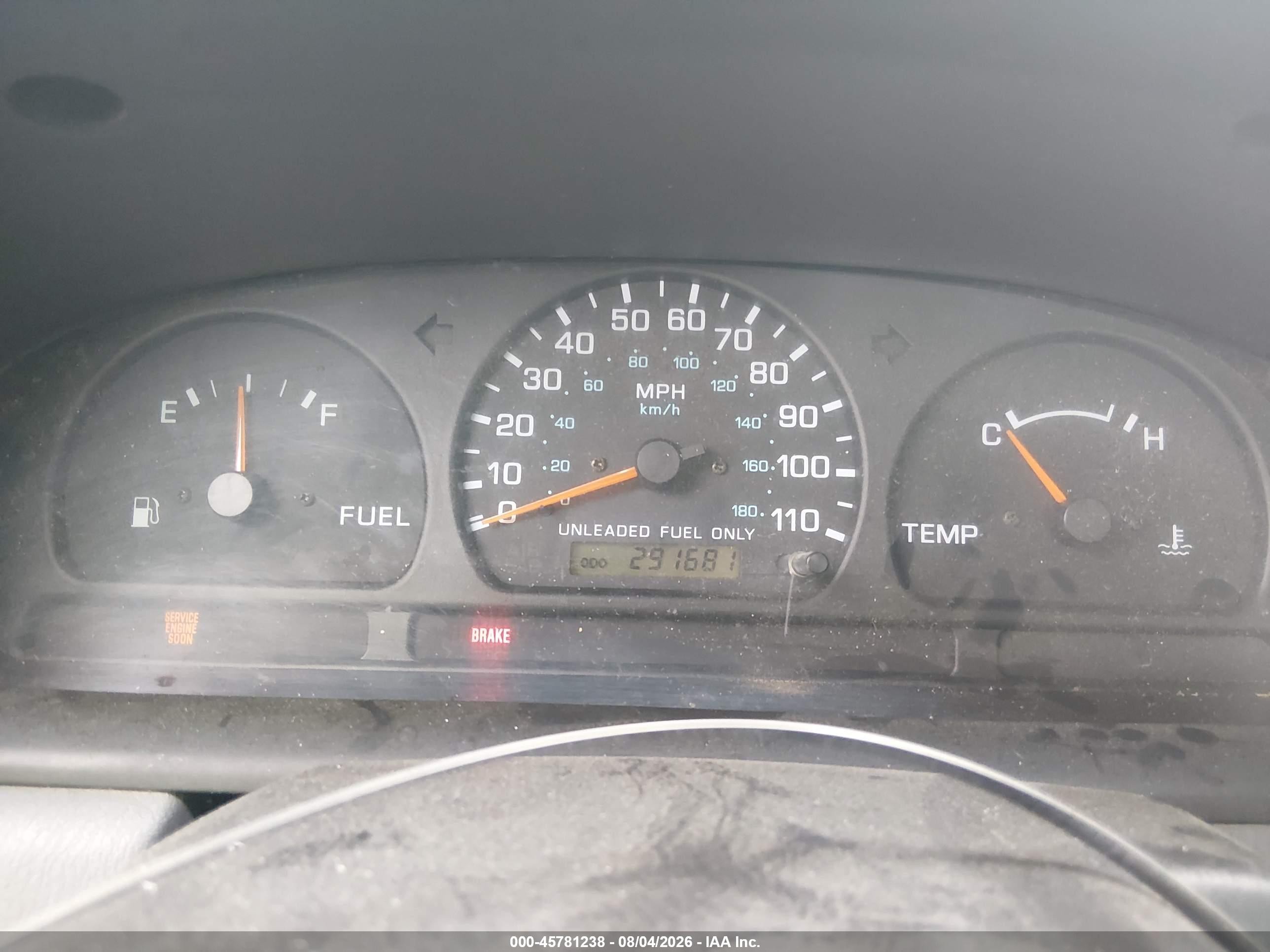 1999 Nissan Frontier Se/xe White vin: 1N6DD26S1XC334196