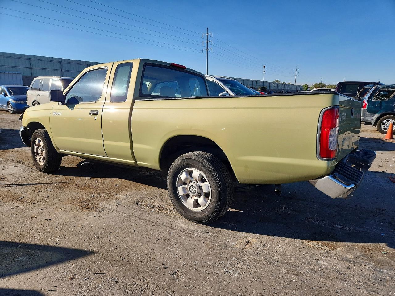 1998 Nissan Frontier Xe Золотой vin: 1N6DD26S2WC360613