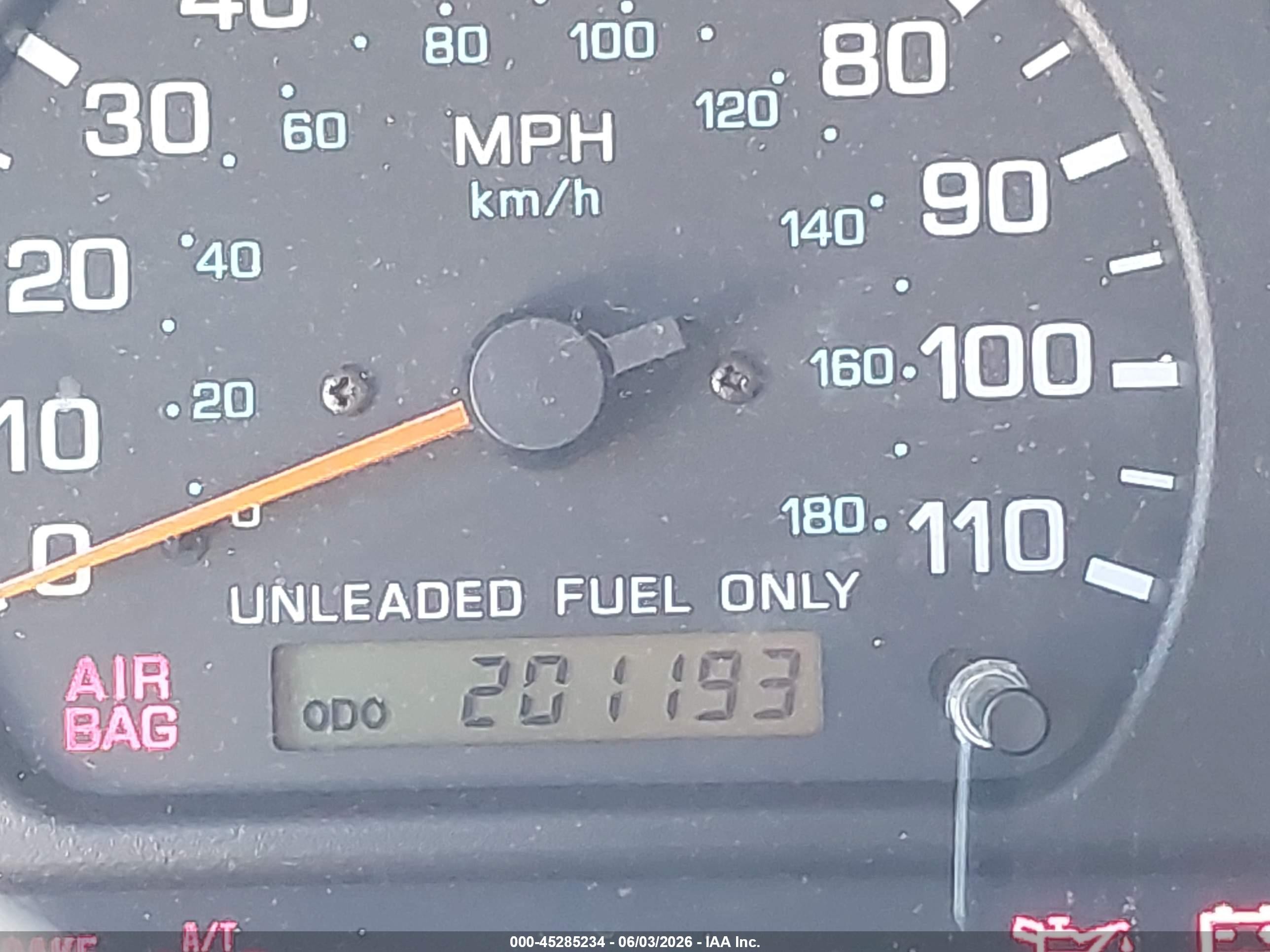 1998 Nissan Frontier Se/xe Silver vin: 1N6DD26S2WC385267