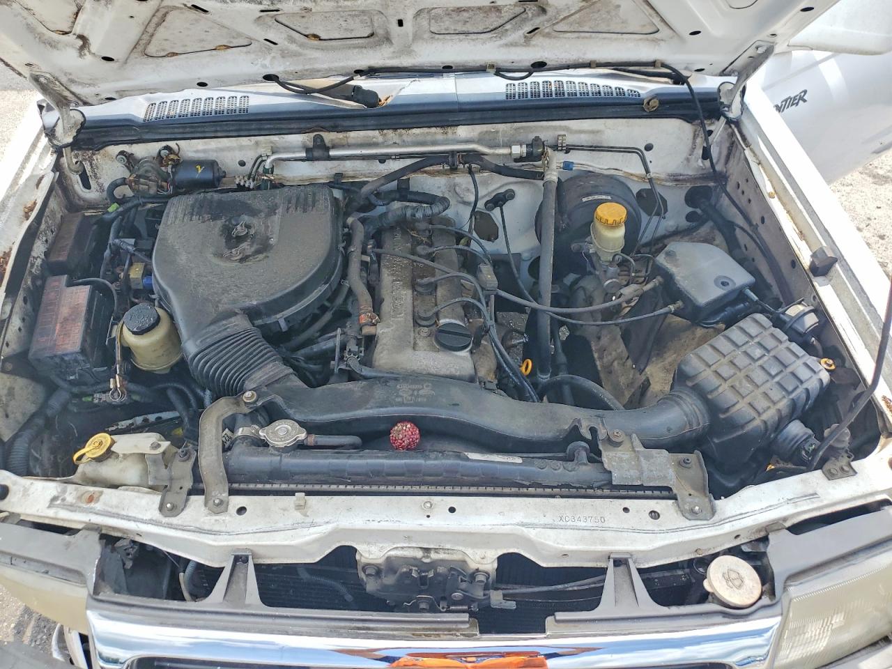 1999 Nissan Frontier Xe White vin: 1N6DD26S2XC343750